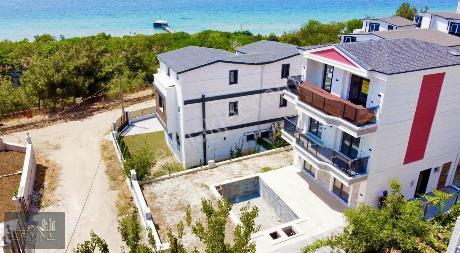 ꧁leyalgrup"dan Denize Nazır,geniş Bahçeli Havuzlu Müstakil Villa - Görsel 29