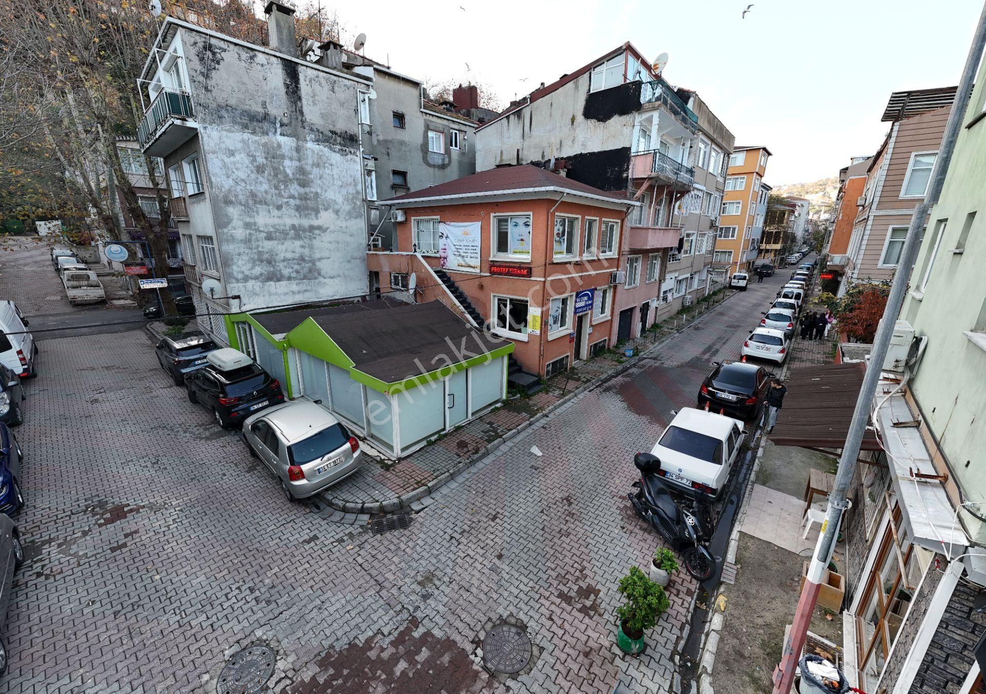 Sarıyer Merkez'de Köşe Konumlu Dükkan Ve 3 Daireli Komple Bina - Görsel 7