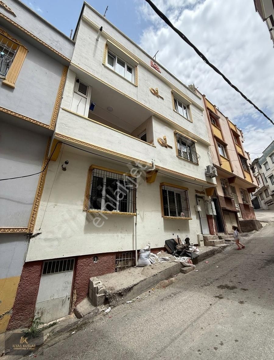 Yeşilevler Mahallesinde Satılık 2+1 Kattan Bölme Daire