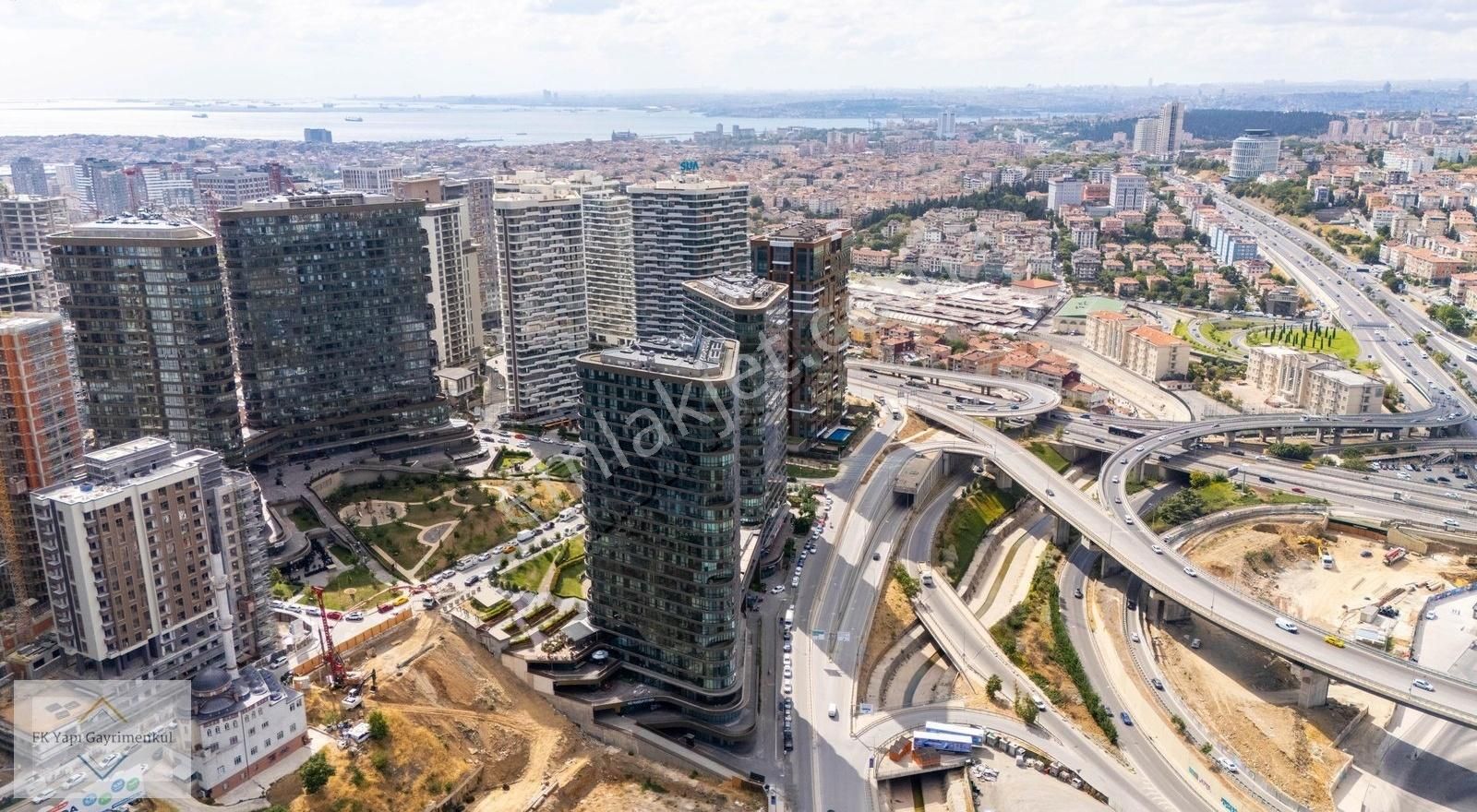 Nuhoğlu Yenitepe Kadıköy Çamlıca Panoromik Cepheli Balkonlu 3+1