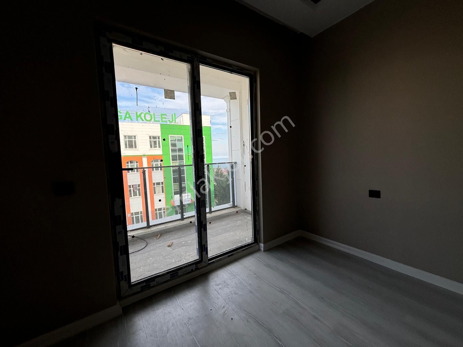**atakum Mevlana'da Salon Mutfak Ayrı Ferah 2+1**