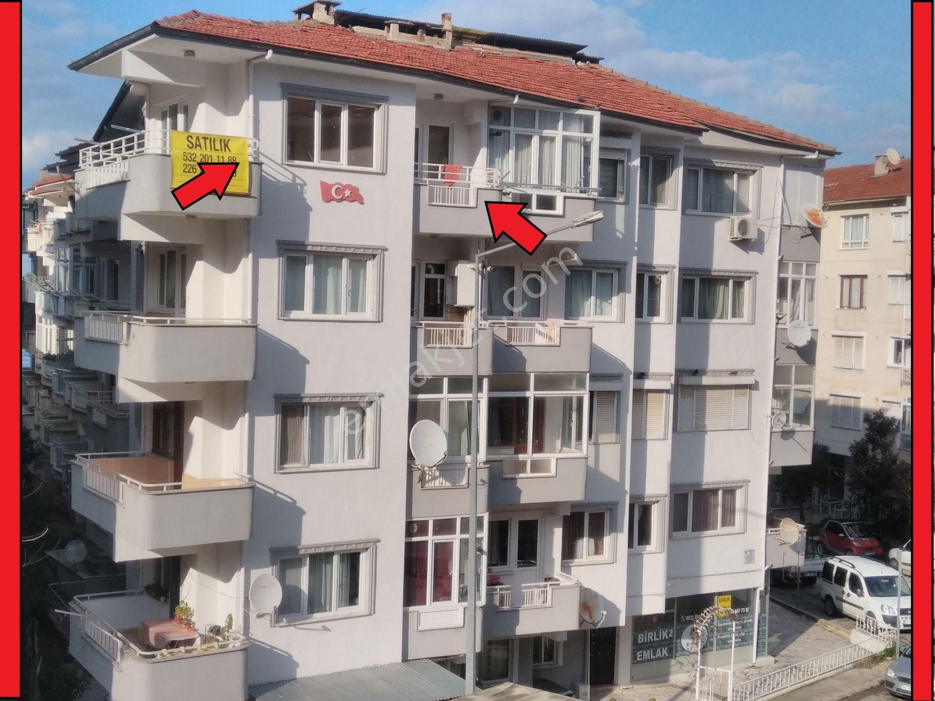 Çınarcık Harmanlar Mh.'de ,sahile Çok Yakın,merkezi Konumda, 2+1 Satılık Daire