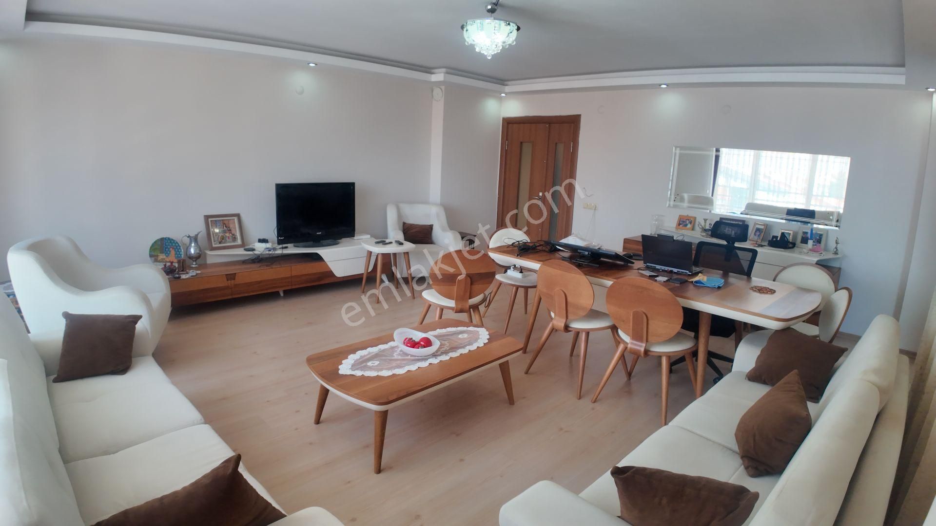 Re/max İnci'den Plevne Mah 4+1 Havuzlu Satılık Daire
