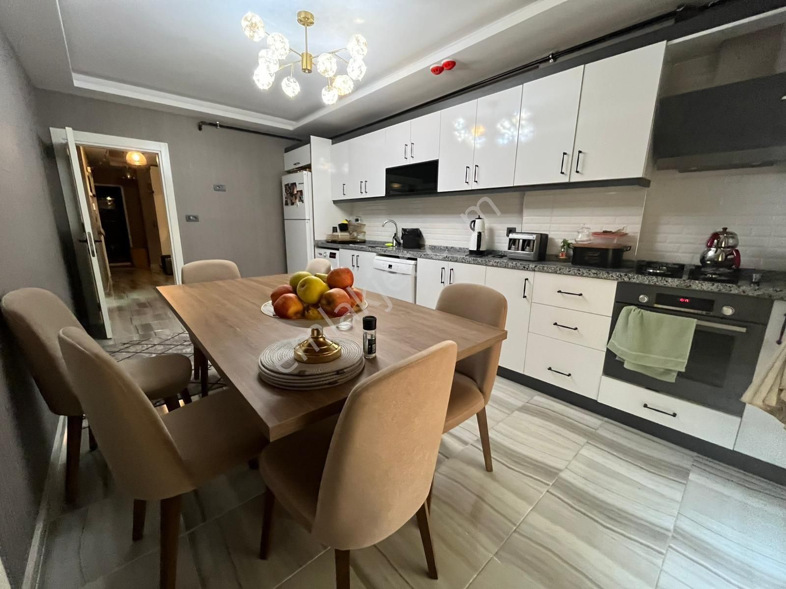 Ra Gayrimenkul Yaramış Mh.site İçerisinde Satılık Daire
