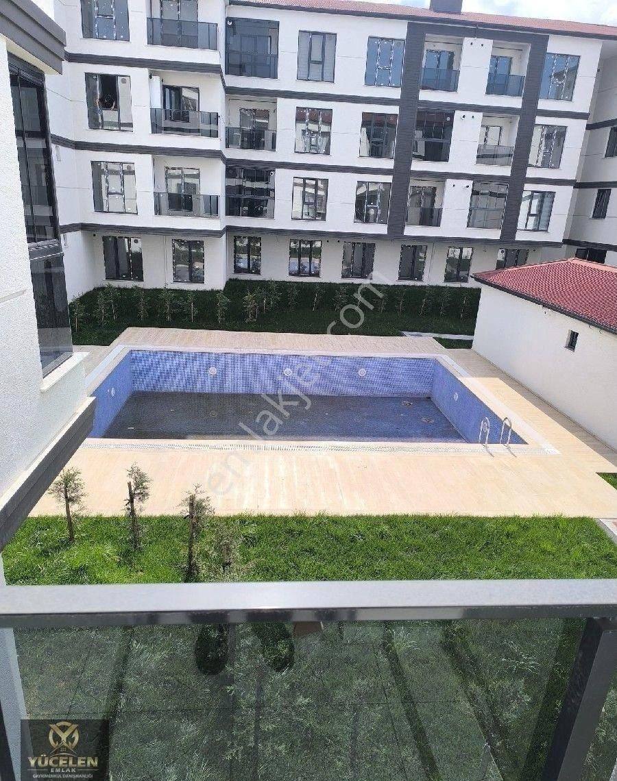 Danış Life Sitesinde Havuz Manzaralı Kiralık Daire