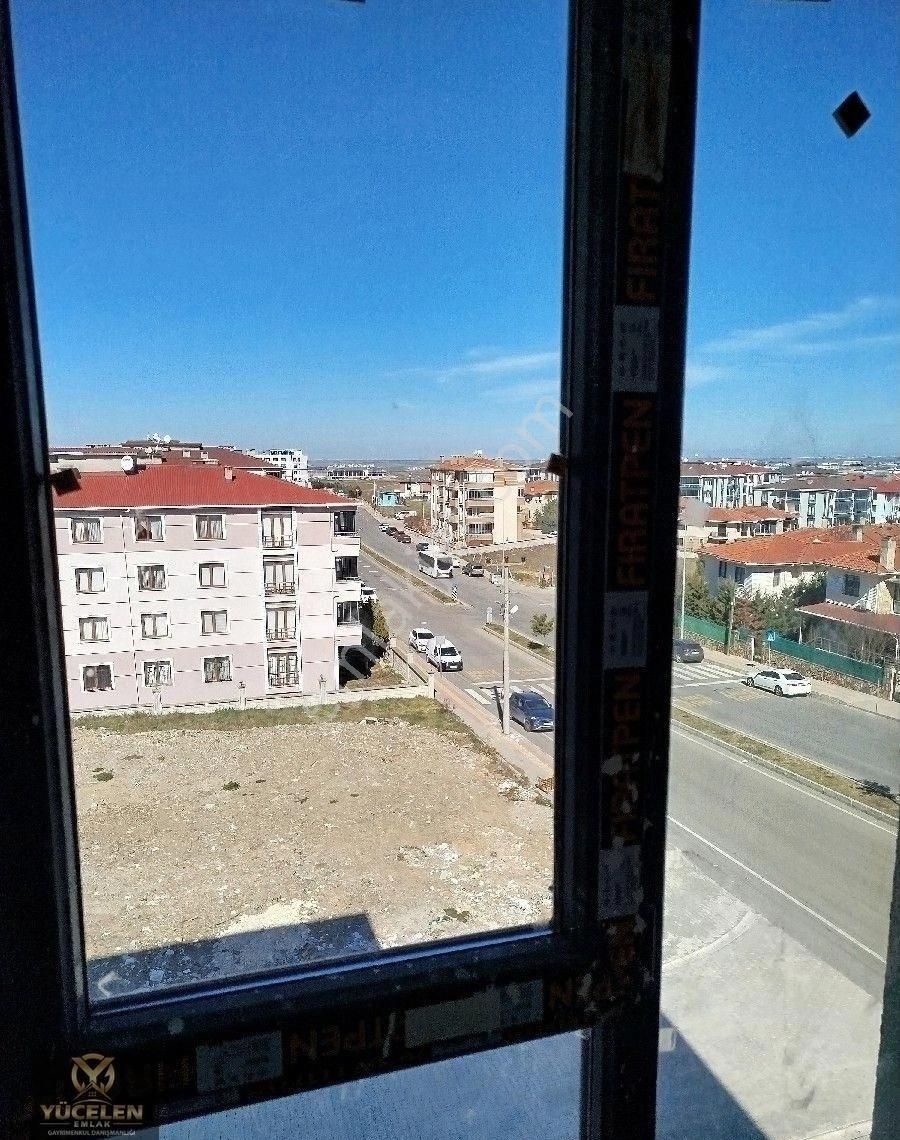 Danış Life Sitesinde Havuzlu Kapalı Otoparklı Satılık 1+1 Daire