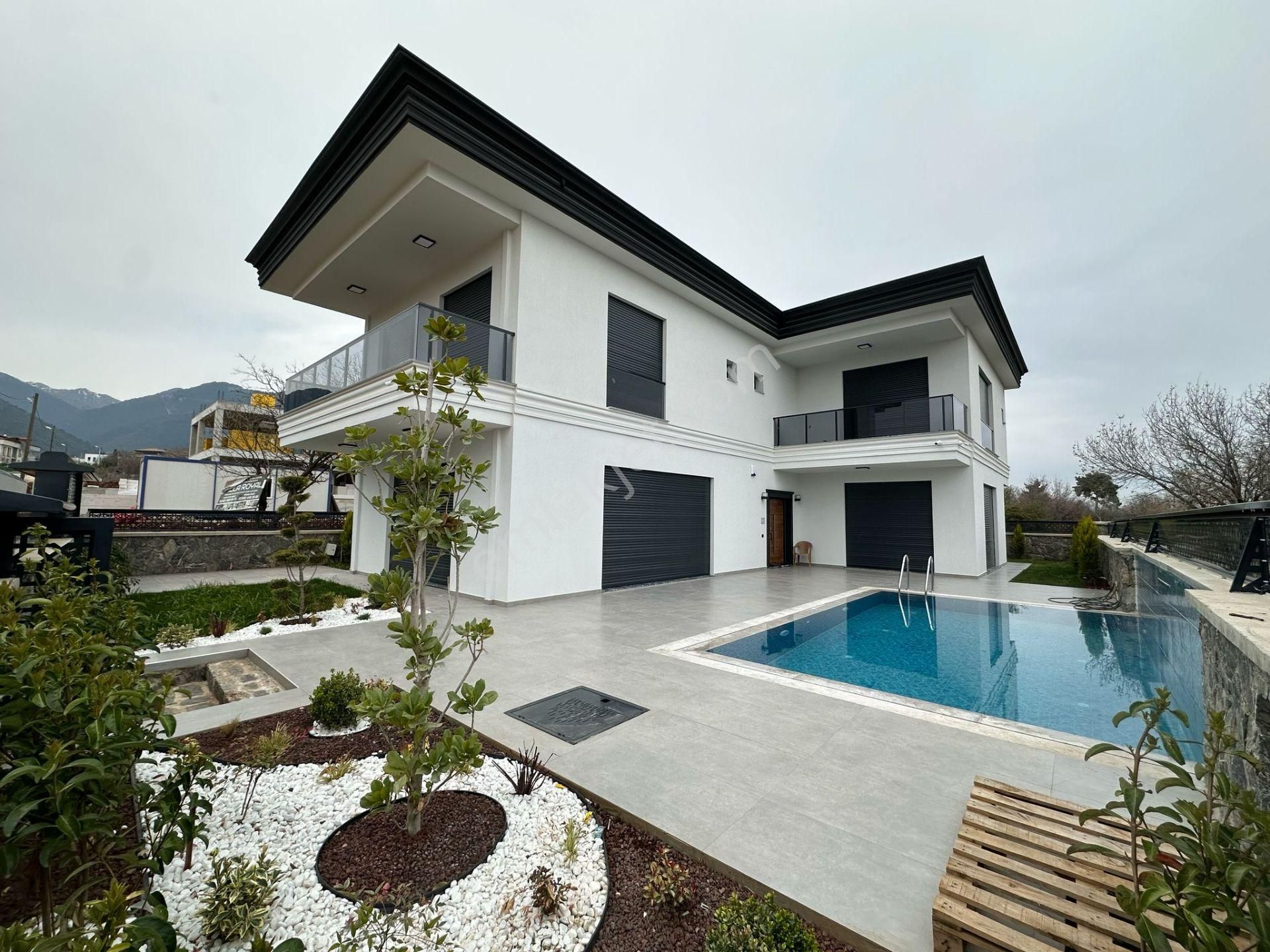 Başkarcıda Müstakil Ultra Lüxs 6+1 Havuzlu+akıllıev+panjur Satılık Royal Villa