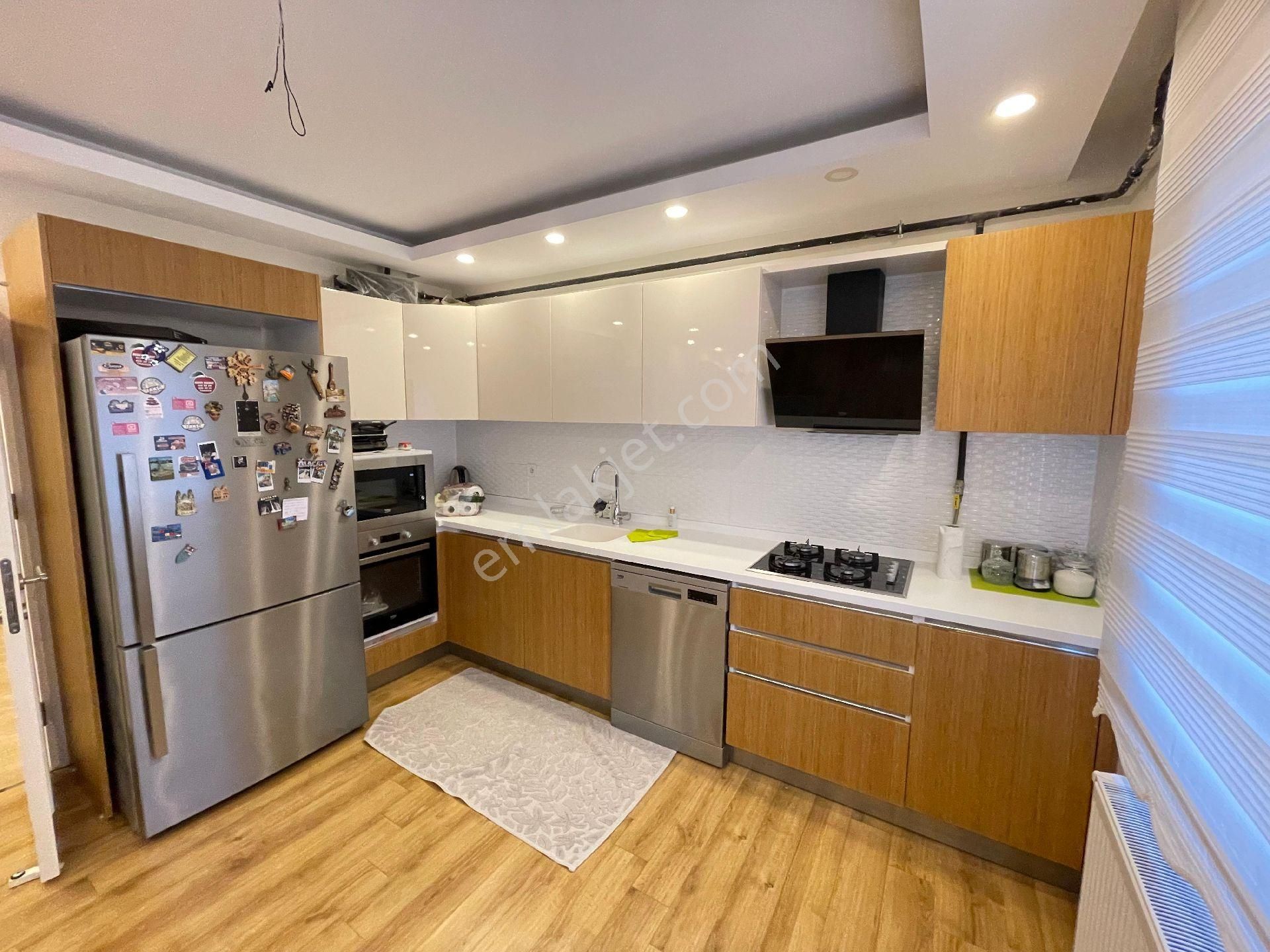 Ra Gayrimenkul Ergenekon Mh.havuzlu Site İçerisinde Satılık 4+1 Daire
