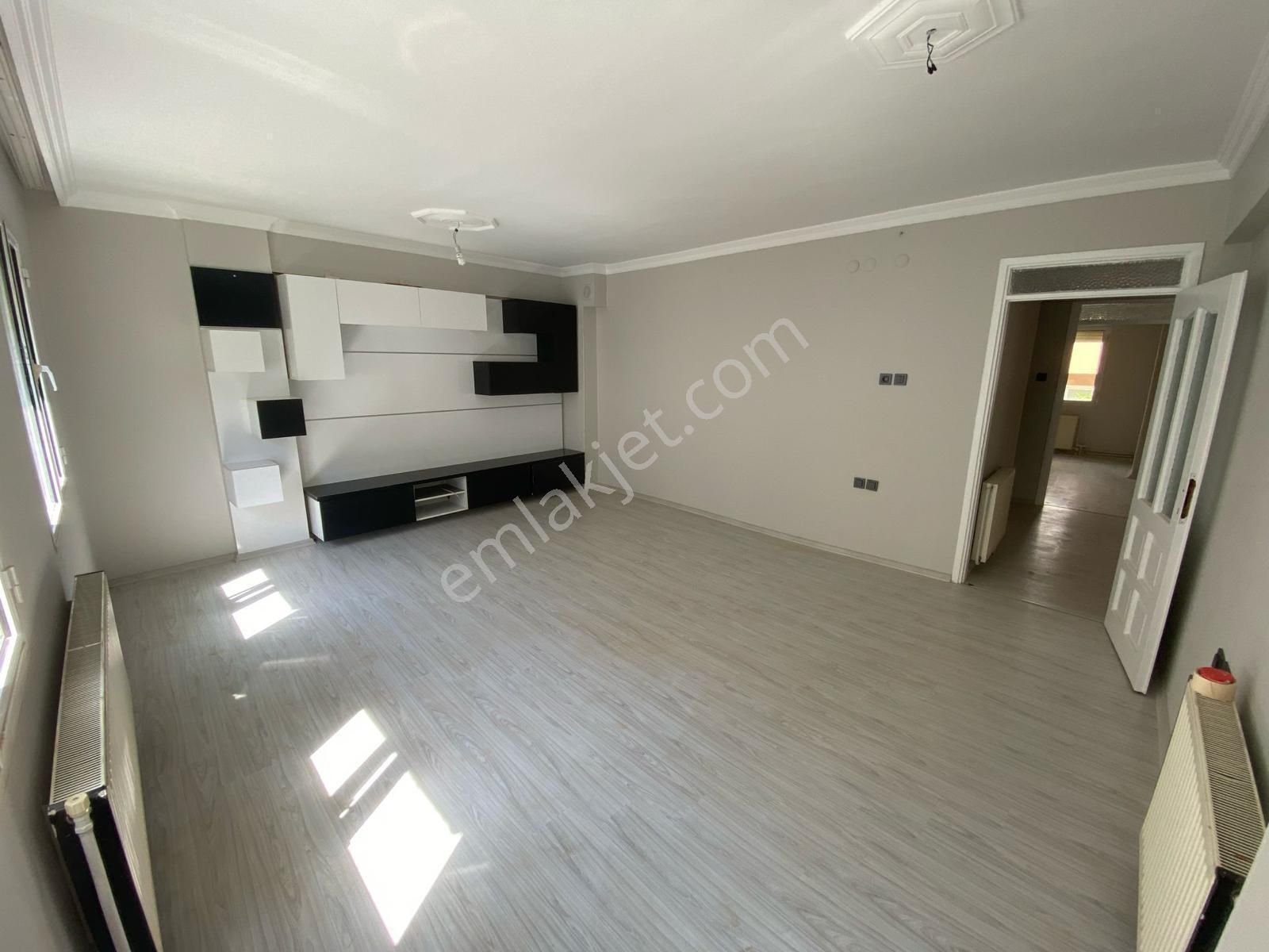 Acill Şirinyer Merkez Civarı 3+1 130m2 Dgazlı Ayrı Mutfak Arakat Ferah Satılık Daire