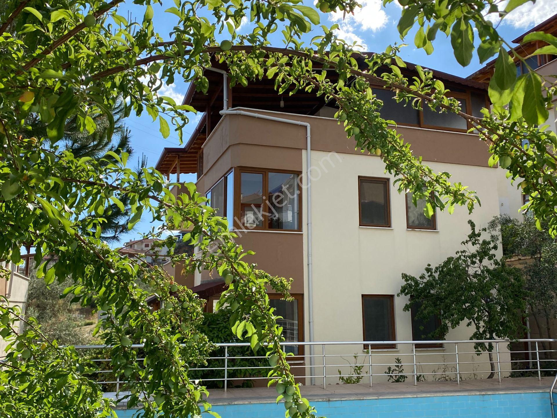 Acil Altınoluk İlkbahar'dan Deniz Manzaralı Deprem Etütlü Bakımlı Fırsat Triplex Villa - Görsel 5