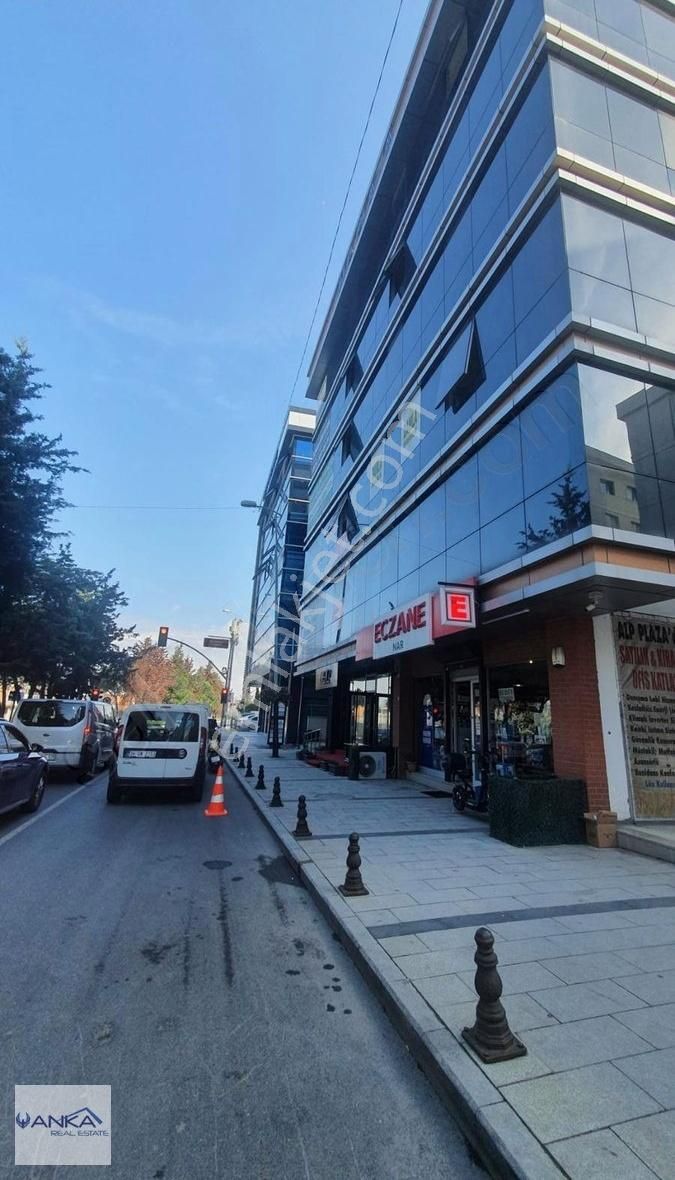 Sancaktepe Belediyesi Karşısında Plaza Da Satılık 2 Adet Ofis