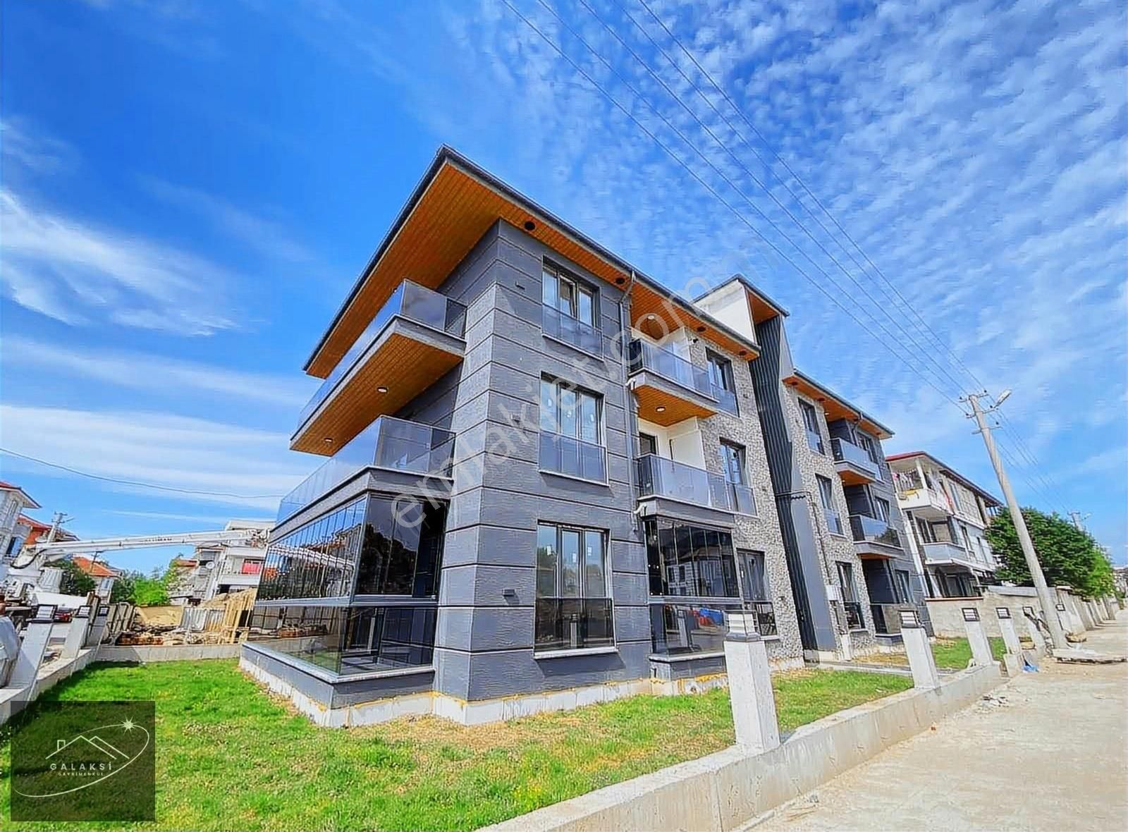 Erenler Yeni Mh Geniş Ve Ferah Sıfır Lüks 3+1 Satılık Daire