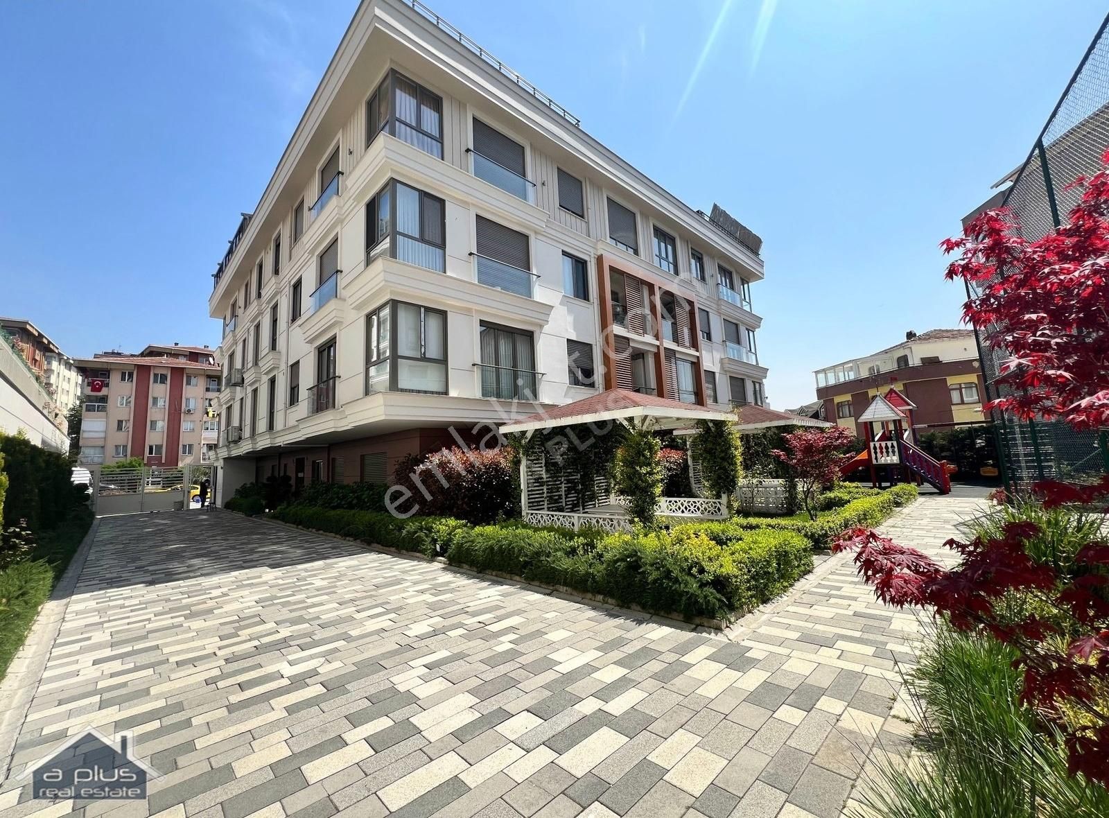 Üsküdar, Hasbahçe Konaklarında, 2 +1 Sıfır, İlk Oturan Siz Olun