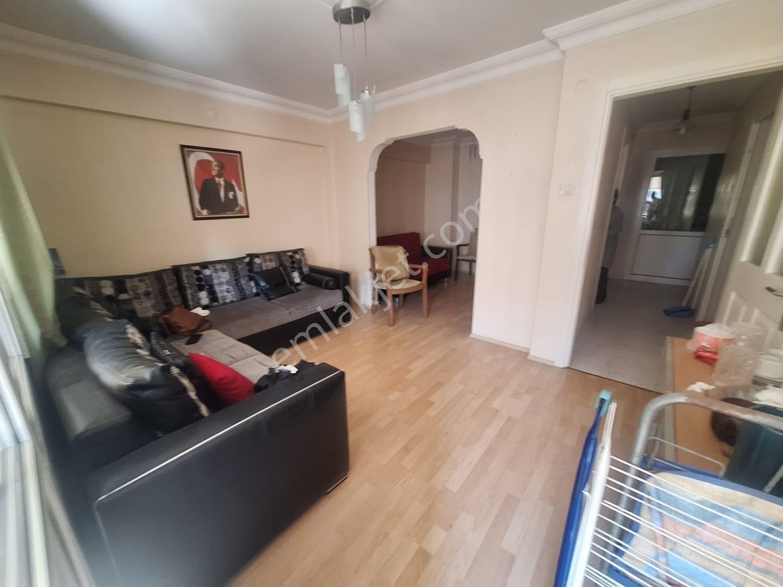 Bahçelievlerde 3+1 Okul Karşısı