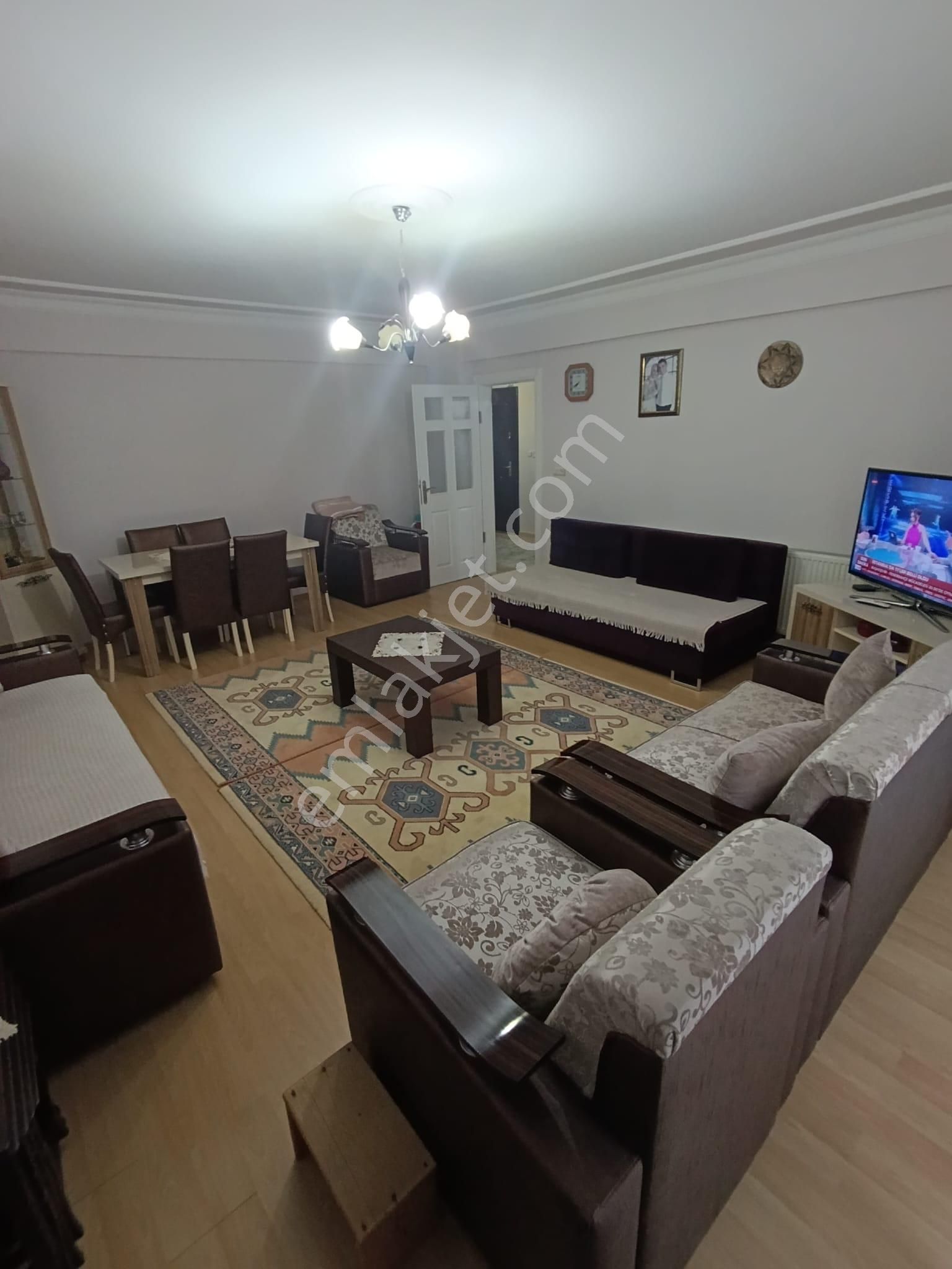 Reşadiye Mahallesinde 3+1 Ara Kat Masrafsız Acil Satılık Daire