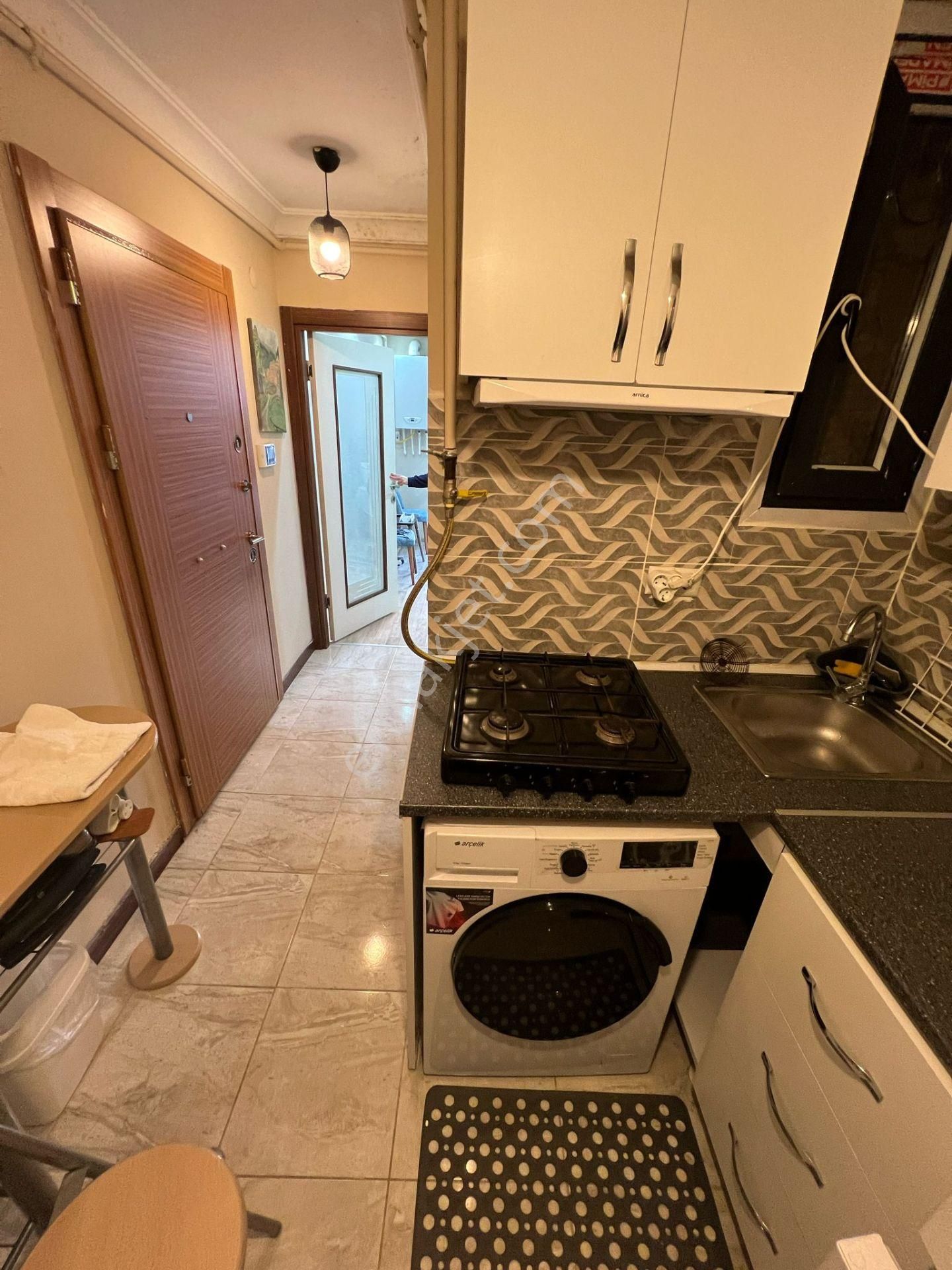 Şişli Gülbahar Caddesinde 8 Yıllık Binada Otopark&asansörlü Düz Giriş 1+0 Full Eşyalı Kiralık Daire