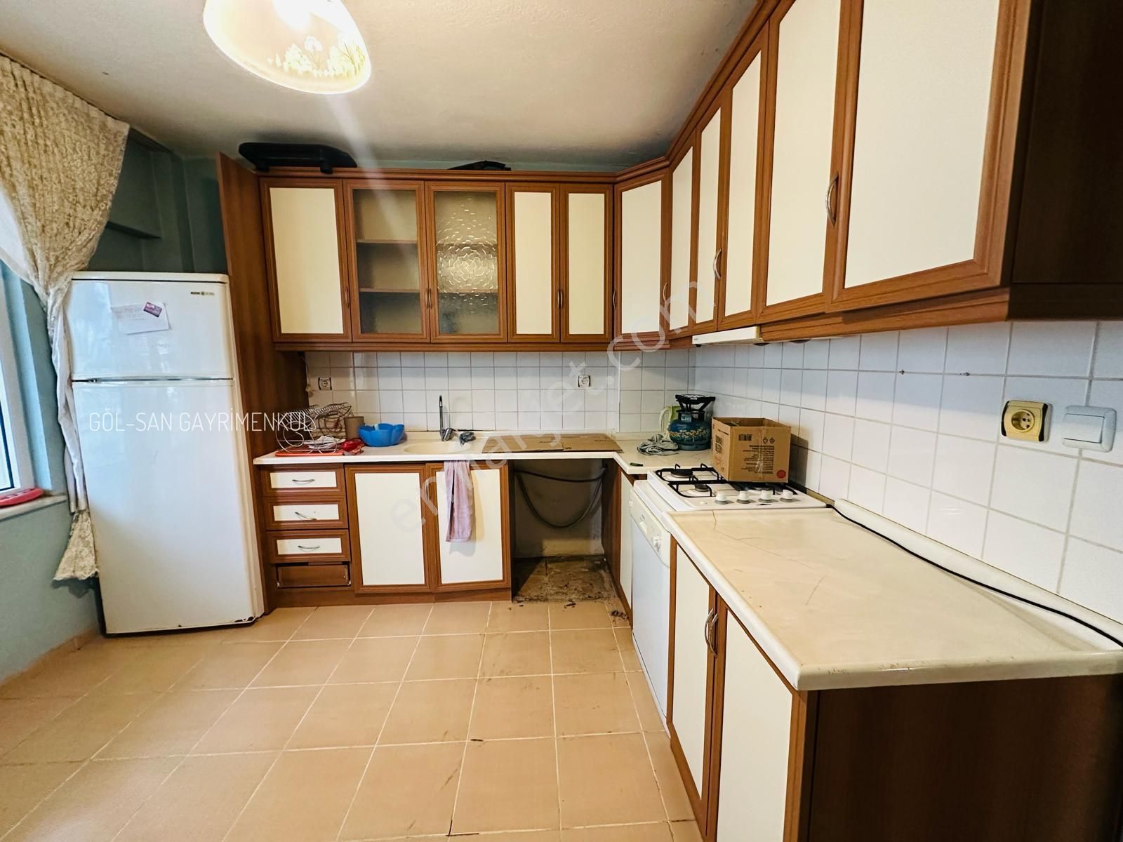 🏡 Göl-san Gayrimenkul’den 🏡 Çapahasan Mah. 3+1 Site İçerisinde Satılık Daire