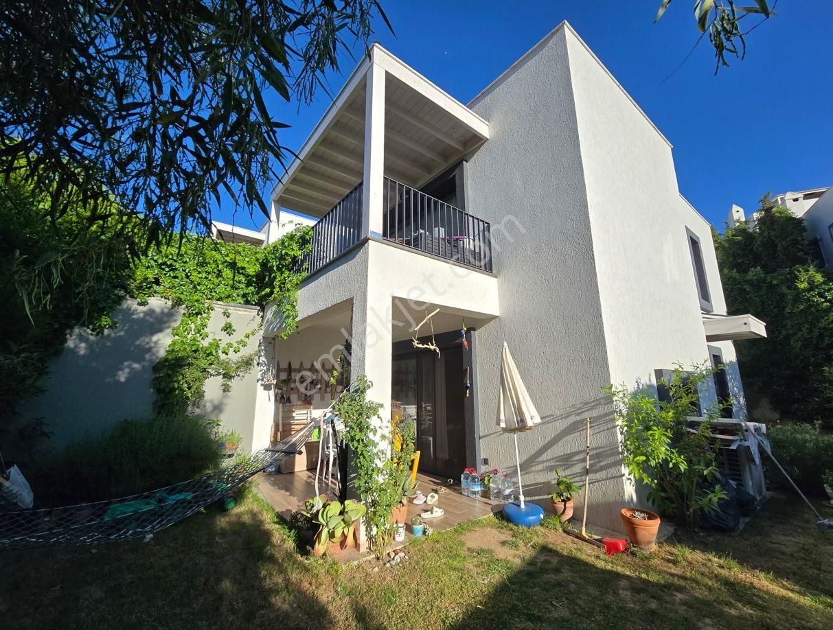 Bodrum Merkezde Geniş Bahçeli 2+1 Satılık Bahçe Katı Daire