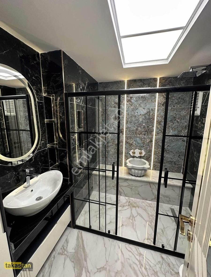 Fıstıklık Merkezi Lokasyon Ultra Lüx 3,5+1 Satlık Daire