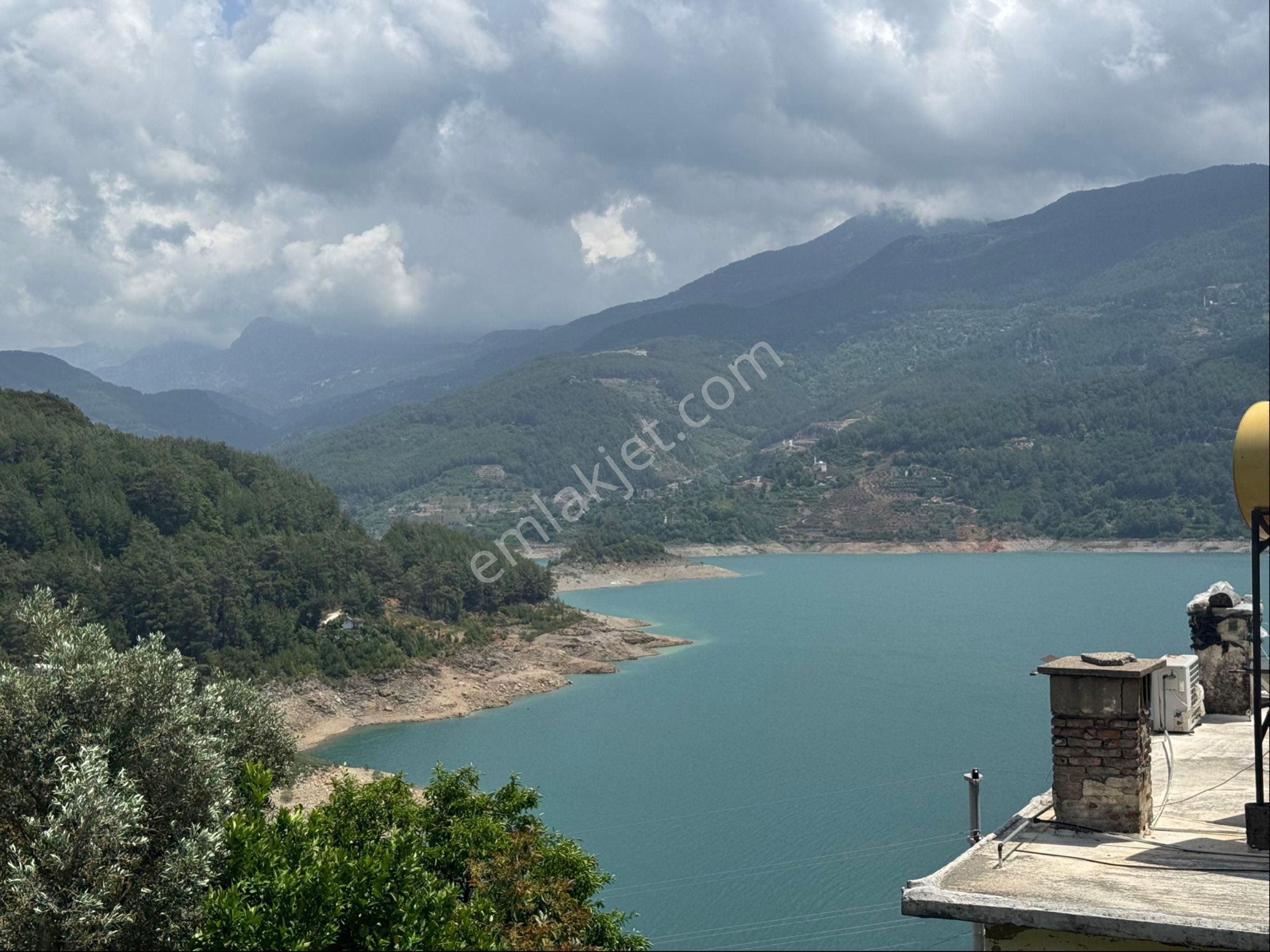 Alanya Dim Üzümlüde Satılık Bungalow Ve Bahçesi