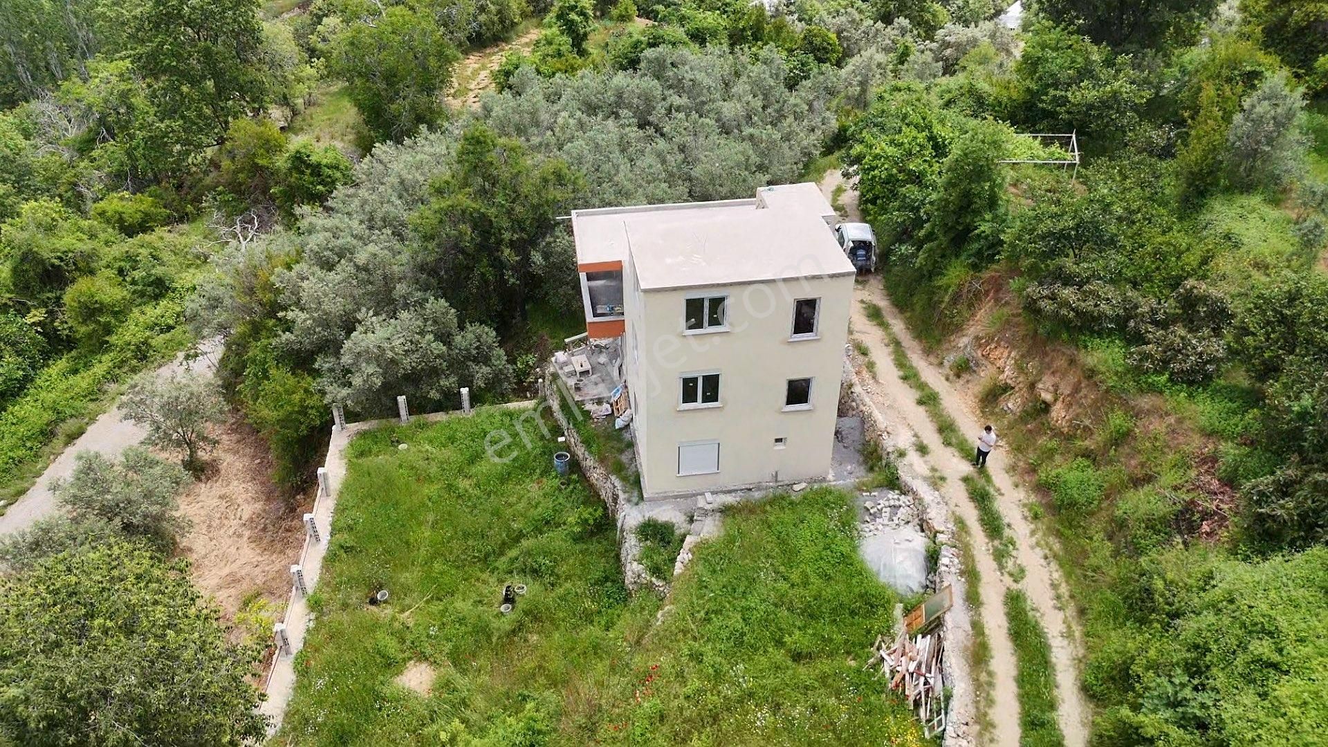 Alanya Kayabaşı Mahallesi 3 Katlı Tripleks Ev Ve Bahçesi