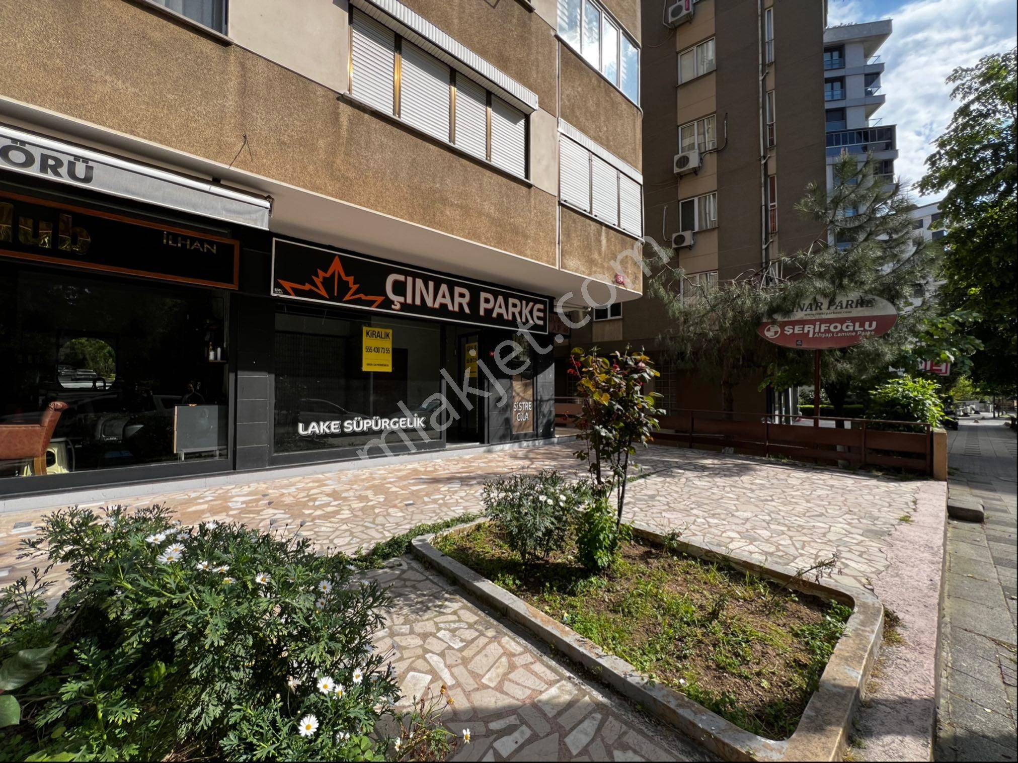 Oben'den Cadde Üzerinde Açık Ön Kullanımlı 25m² Dükkan