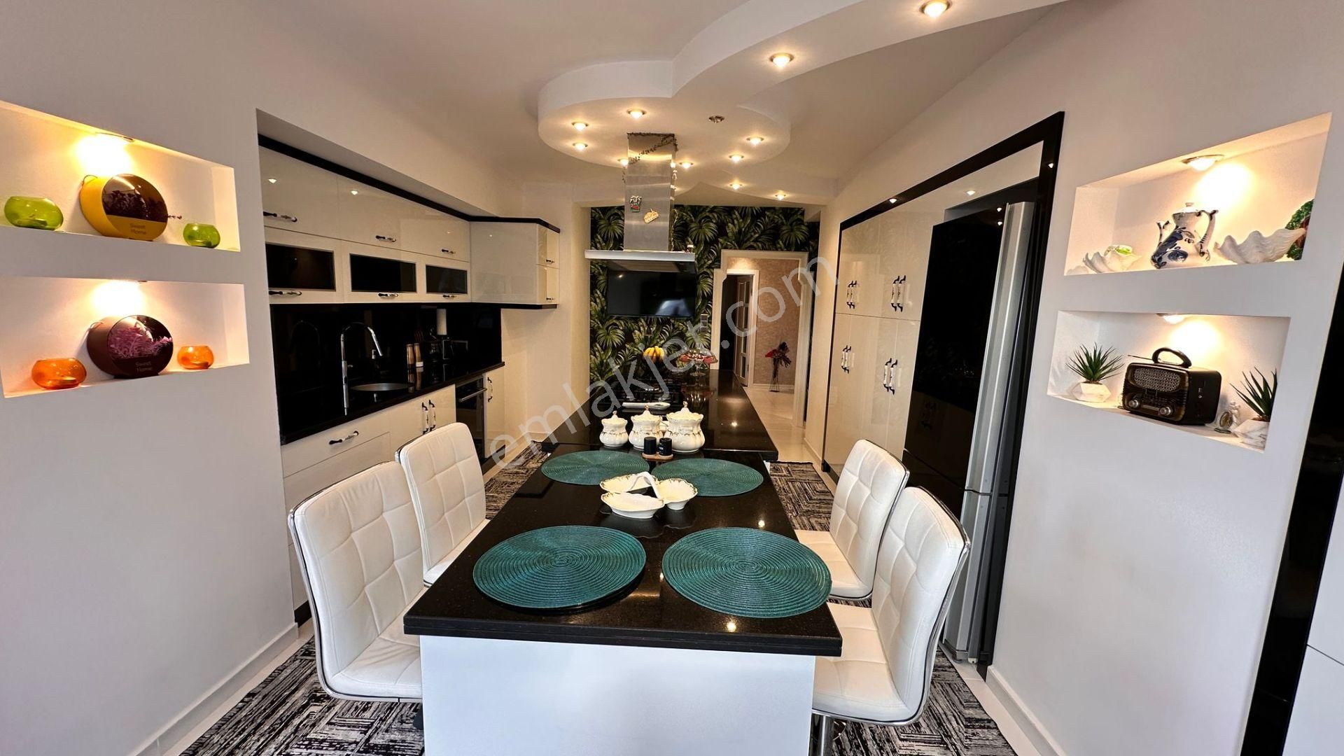 Trabzon 2 Nolu Beşirlide Satılık 4+1, 380 M2 Saray Gibi Daire - Görsel 14