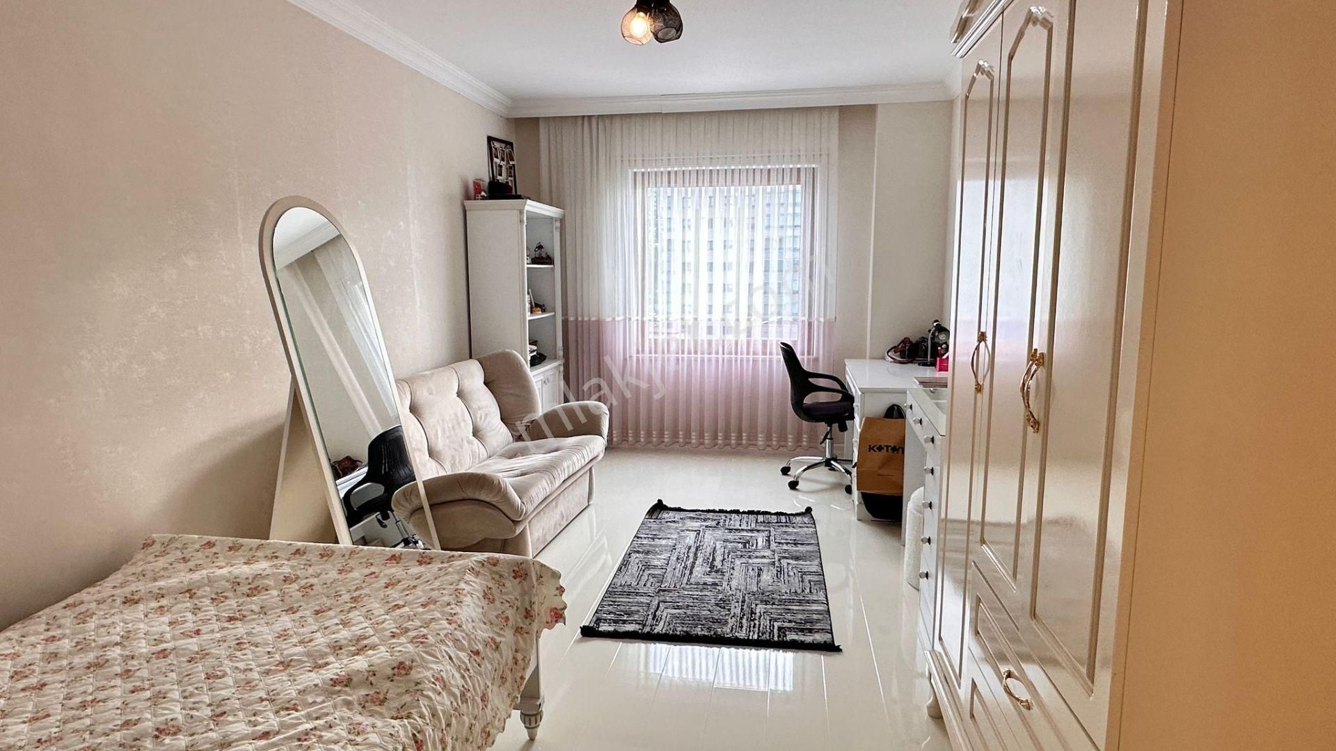 Trabzon 2 Nolu Beşirlide Satılık 4+1, 380 M2 Saray Gibi Daire - Görsel 15