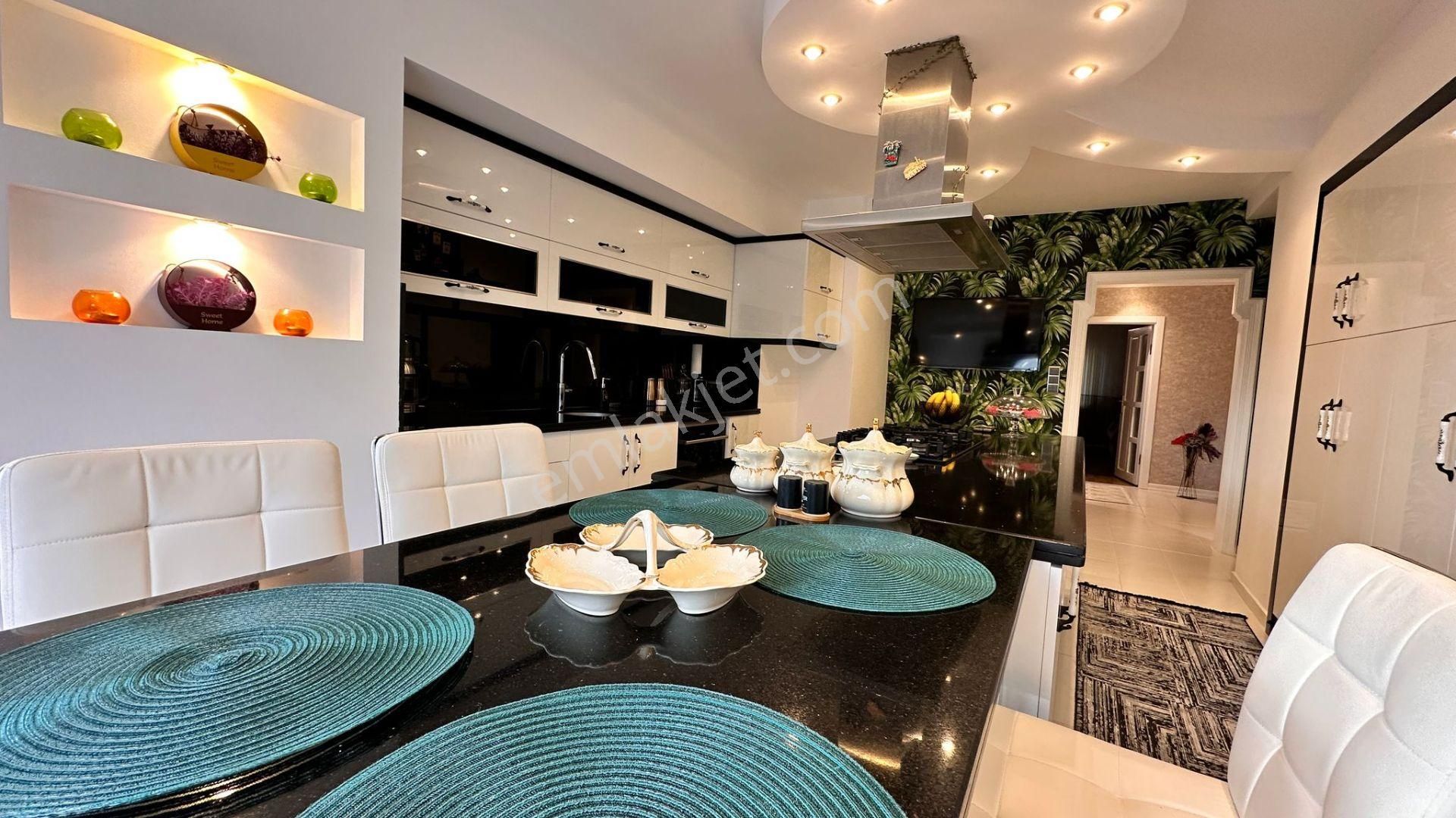 Trabzon 2 Nolu Beşirlide Satılık 4+1, 380 M2 Saray Gibi Daire - Görsel 13