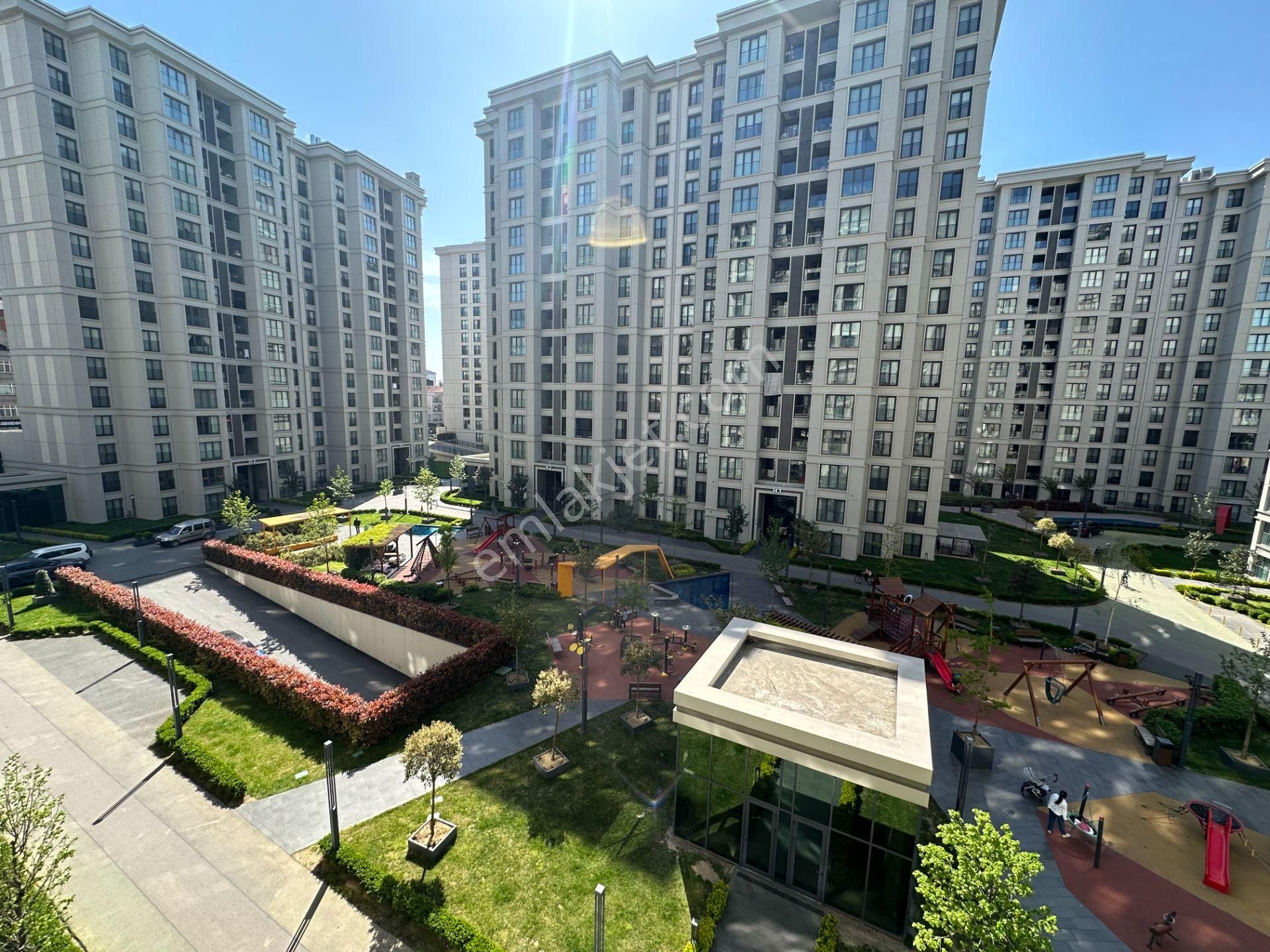 Zeytinburnu Loca Mahal Sitesinde 2+1 Eşyalı Peyzaj Manzaralı Daire