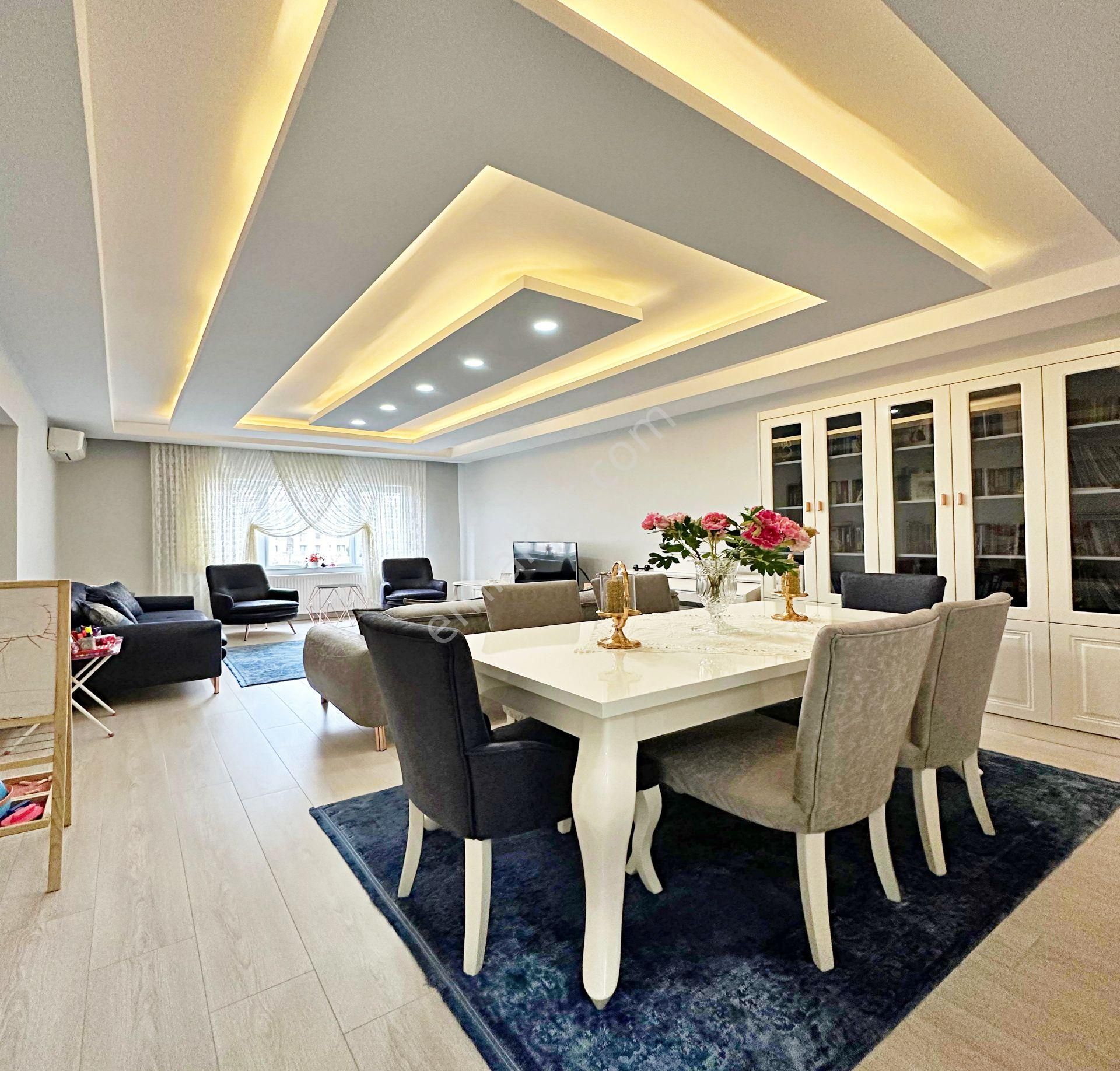Barış Mahallesi Metrobüse Yakın Full Tadilatlı 3+1 Satılık Daire