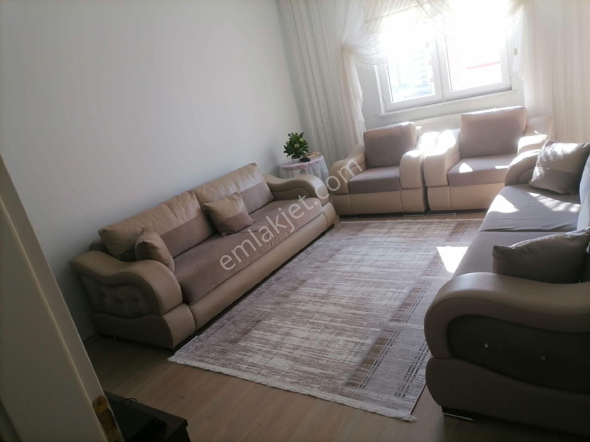 Zümrüt Mahallesi Site İçinde Masrafsız İçi Ful Yapılı Satılık Daire