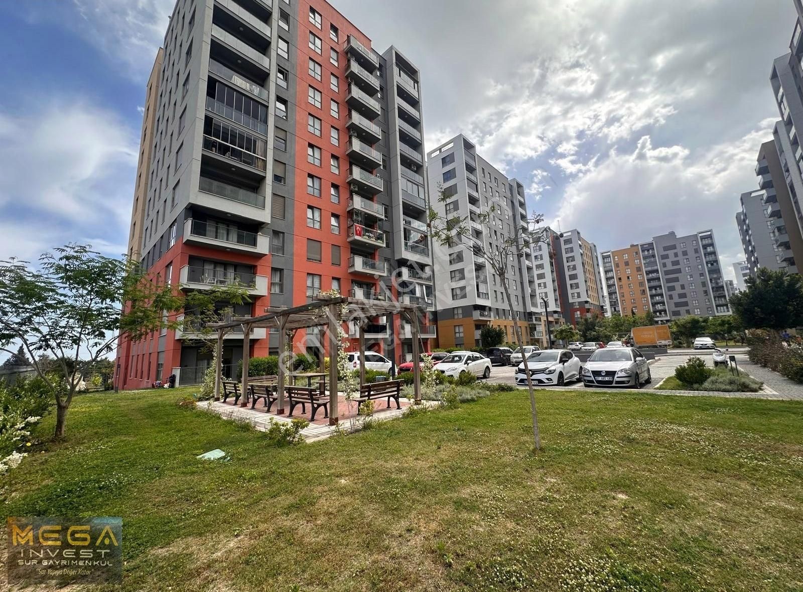 Mega İnvest'den Suryapı'da Satılık Eşyalı 47 M2 1+1 Daire
