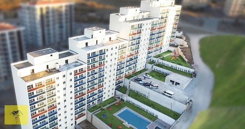 Çiğli Efecity Havuzlu Site İçerinde Satılık 1+1 Daire
