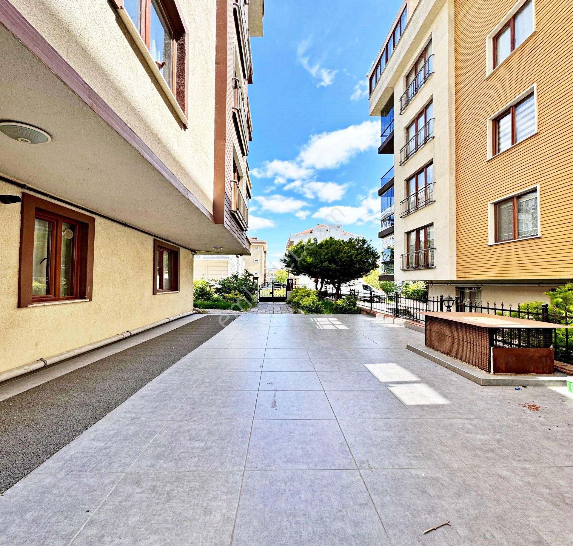 Beylikdüzü Kavaklı Merkezde Butik Sitede 3+1 140 M² Arakat Daire