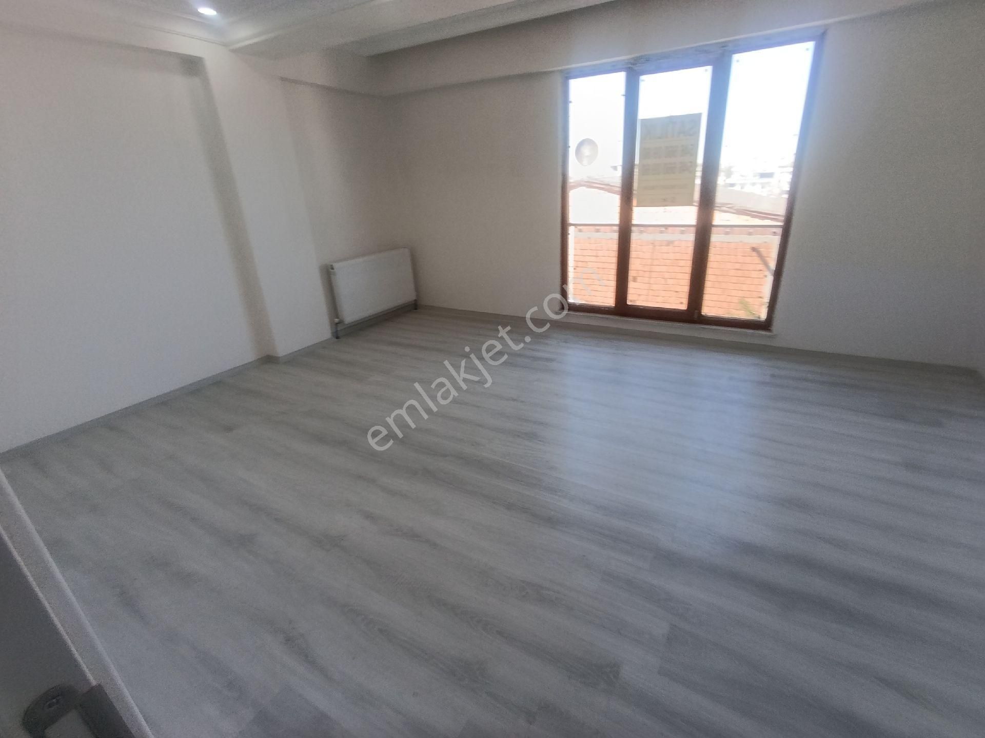 Nadir Emlaktan Satılık 2+1 Arakatı