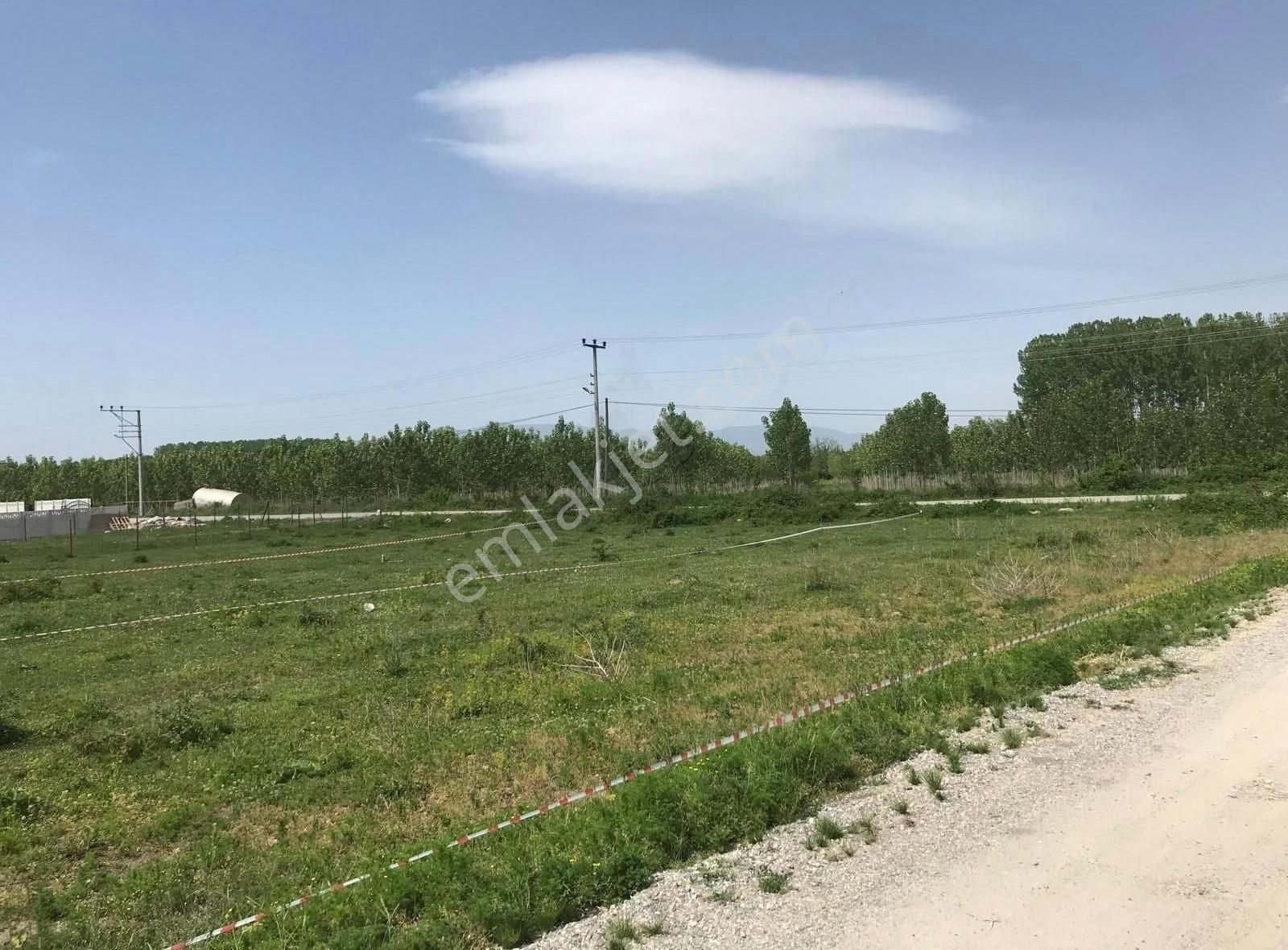 Eski Emlaktan Yenikaraköy De 500m2 Arsa
