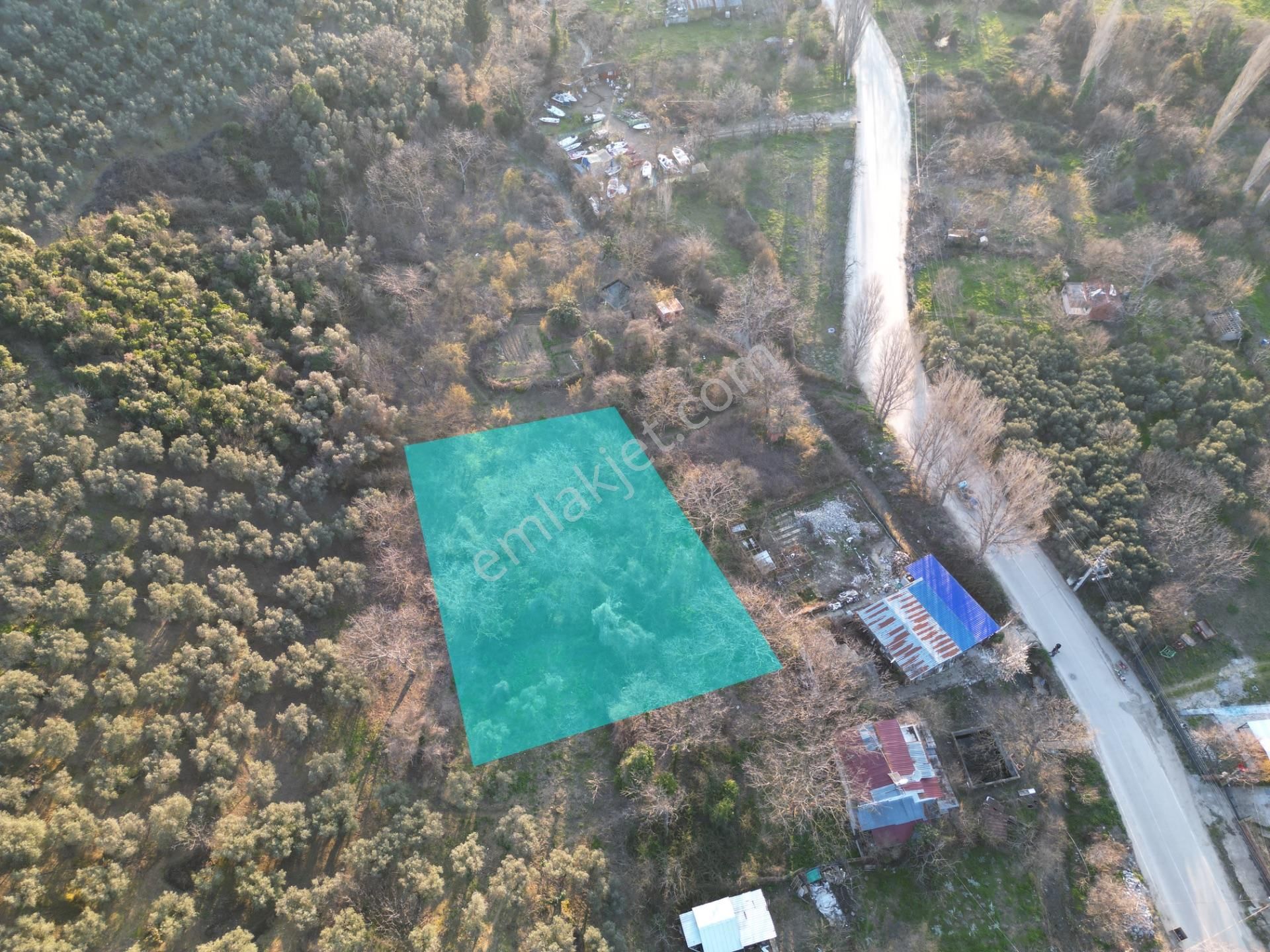 3 Kat İmarlı Köy Yolunda Konak Emlak'tan 1191 M2 İmarlı Arsa