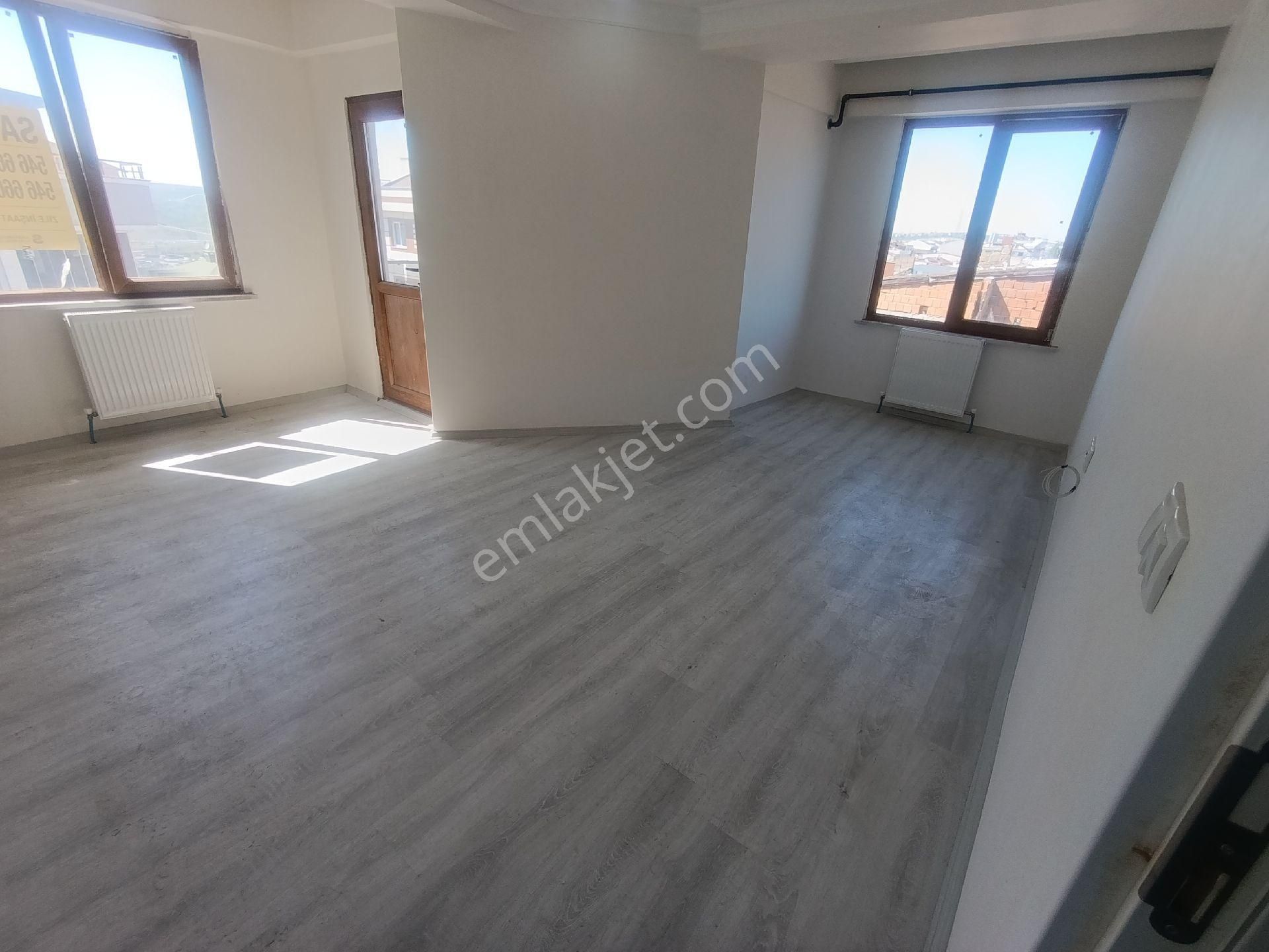 Nadir Emlaktan Satılık 2+1 Öncephe Arakatı