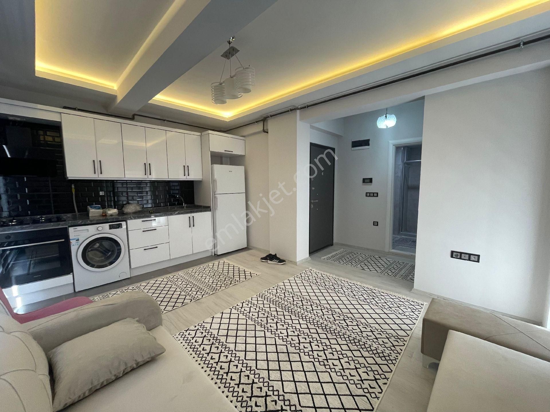 Full Eşyalı Kiralık 1+1, Ulaşıma Ve Sahile Yürüme Mesafesinde Tramvaya Yürüme 7-8 Dakika