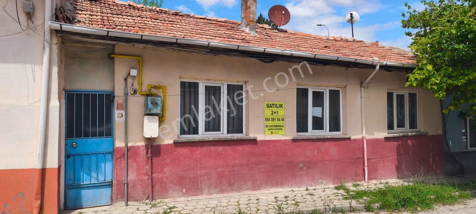İki Emlak'tan Yeşiltepe Mah.satılık 127 Mt. Arsa