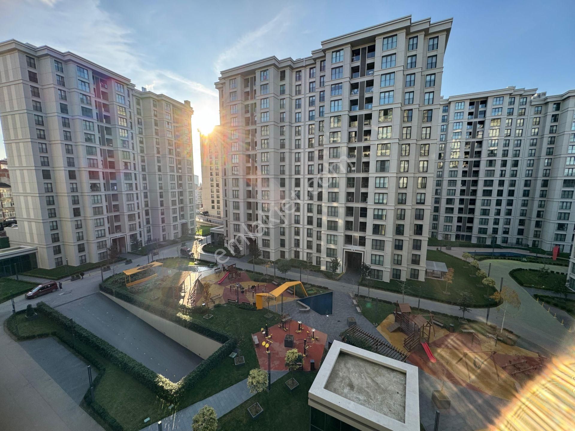 Zeytinburnu Loca Mahal Peyzaj Manzaralı Full Eşyalı 2+1 Daire