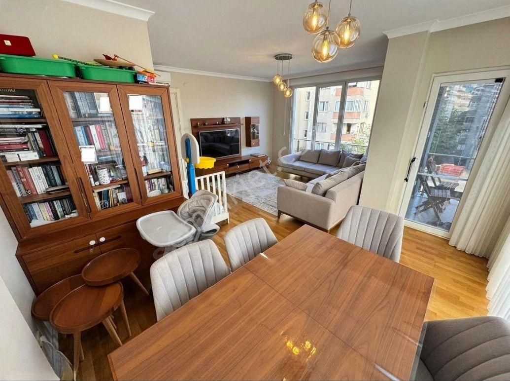 Kozyatağı Bayar Caddesine Yakın 7 Yıllık 90 M2 Kombili 2+1 Balkon Mevcut