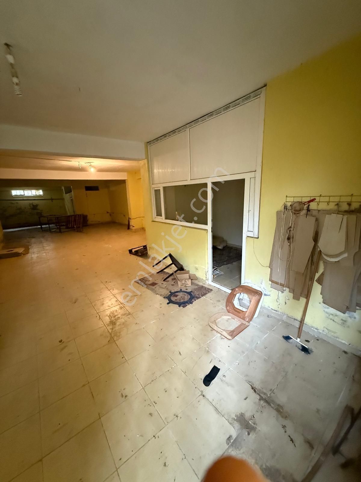 Musaanter Kayapınar Belediyer Karşısı Satılık 200m2 Mobilya İçin Bodrum