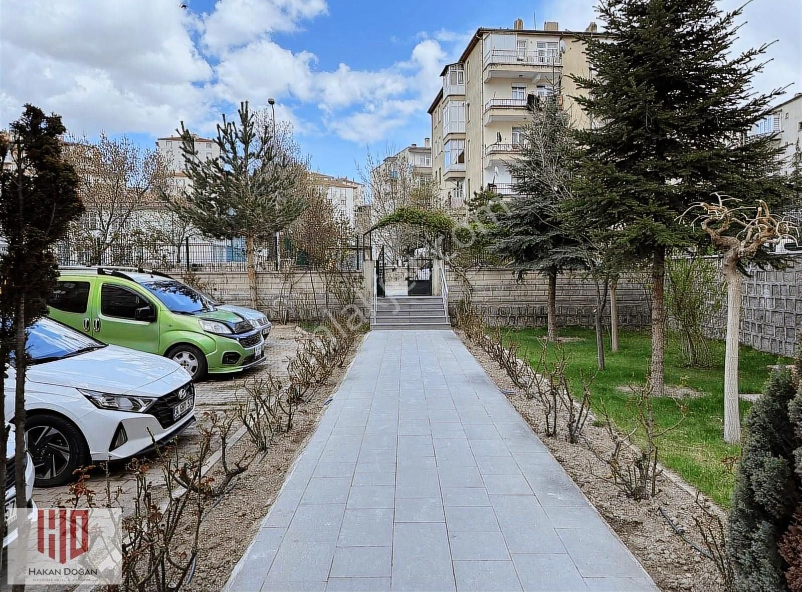 Talas Yenidoğan'da Arakat Güney Cephe Satılık 3+1 Daire