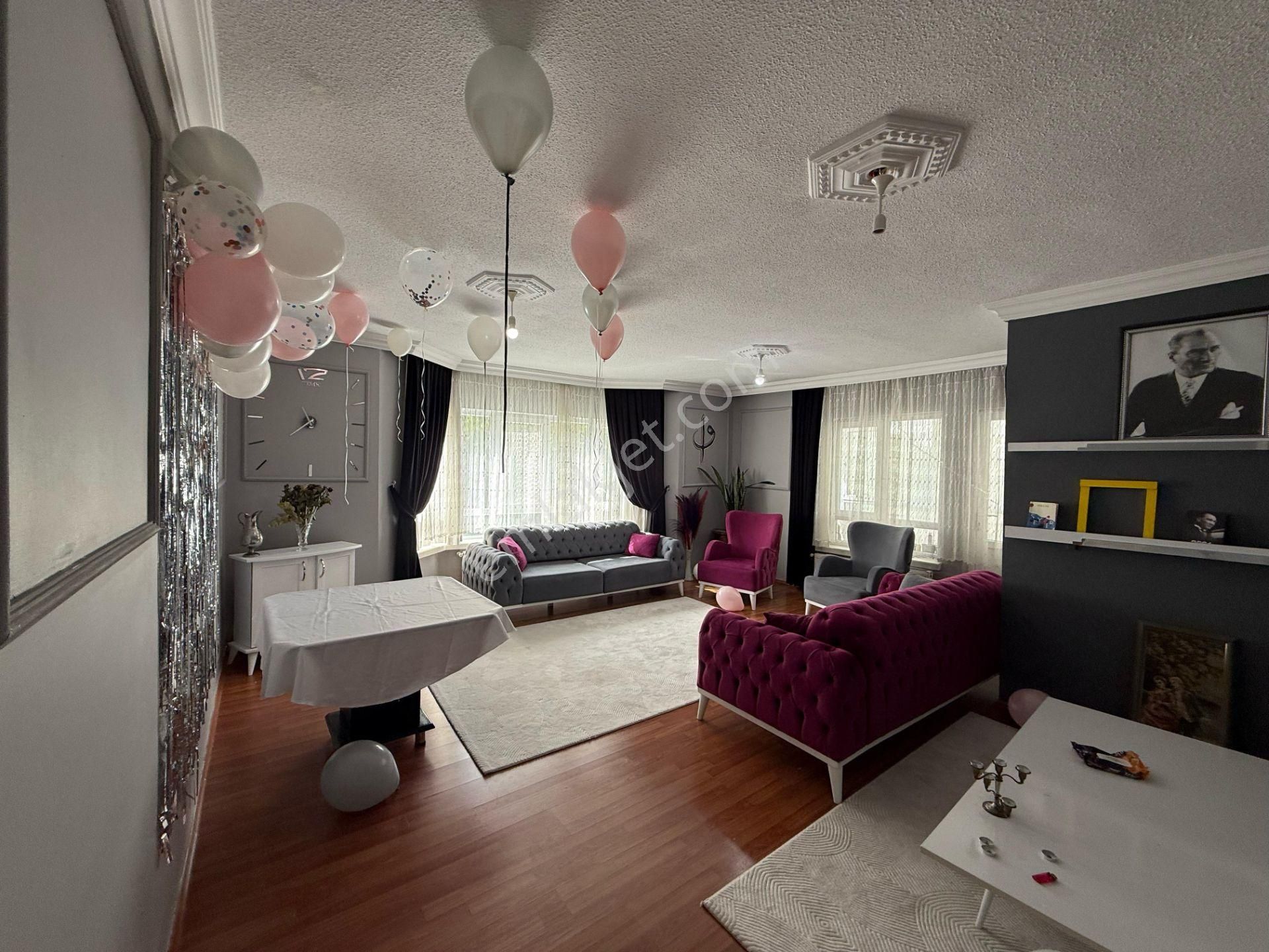 Nasip Emlak'tan 3+1 Ara Kat Geniş Balkonlu 140 M2 Asansörlü Daire