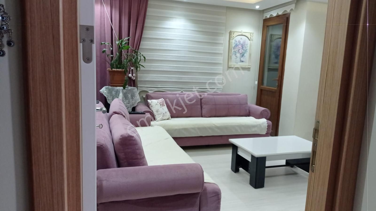 İstanbul House'dan Bahçelievler'de Genç Binada 2+1 Ara Kat