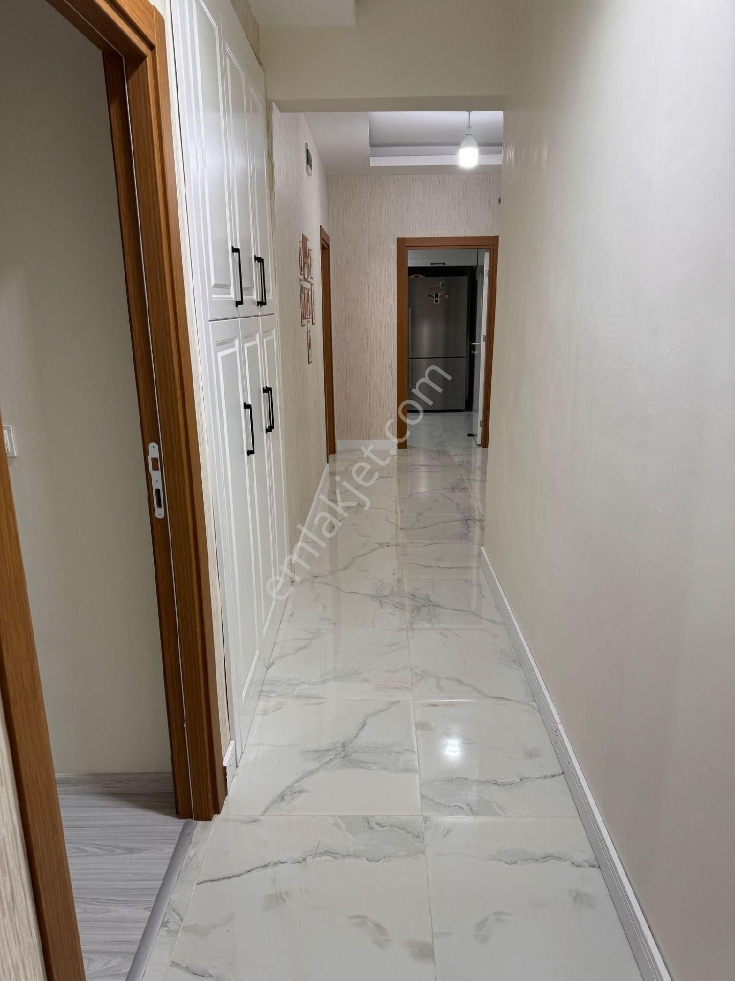 Bağlar Bağcılarda Satılık Daire