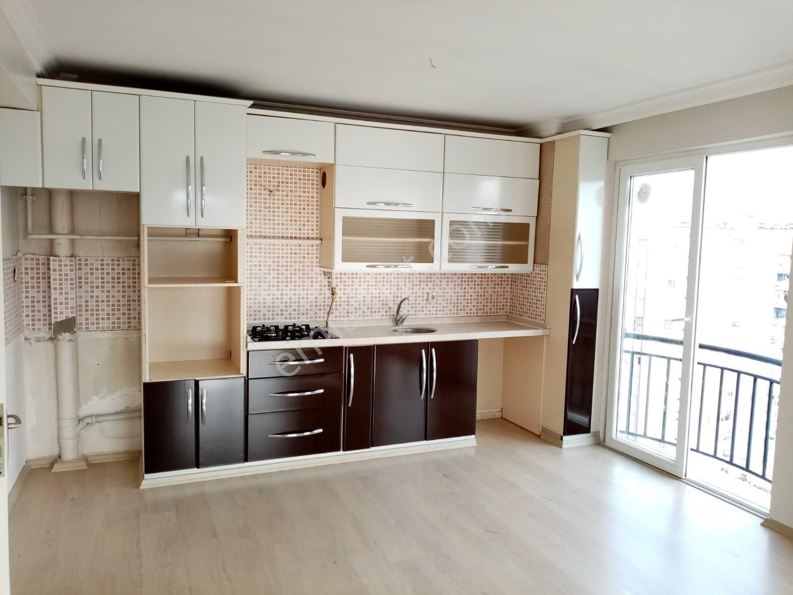 Turgut Özal Bulvarına Yakın Gönül Ferhat Baykara Okulu Civarı Sitede 4+1 Doğalgazlı Daire