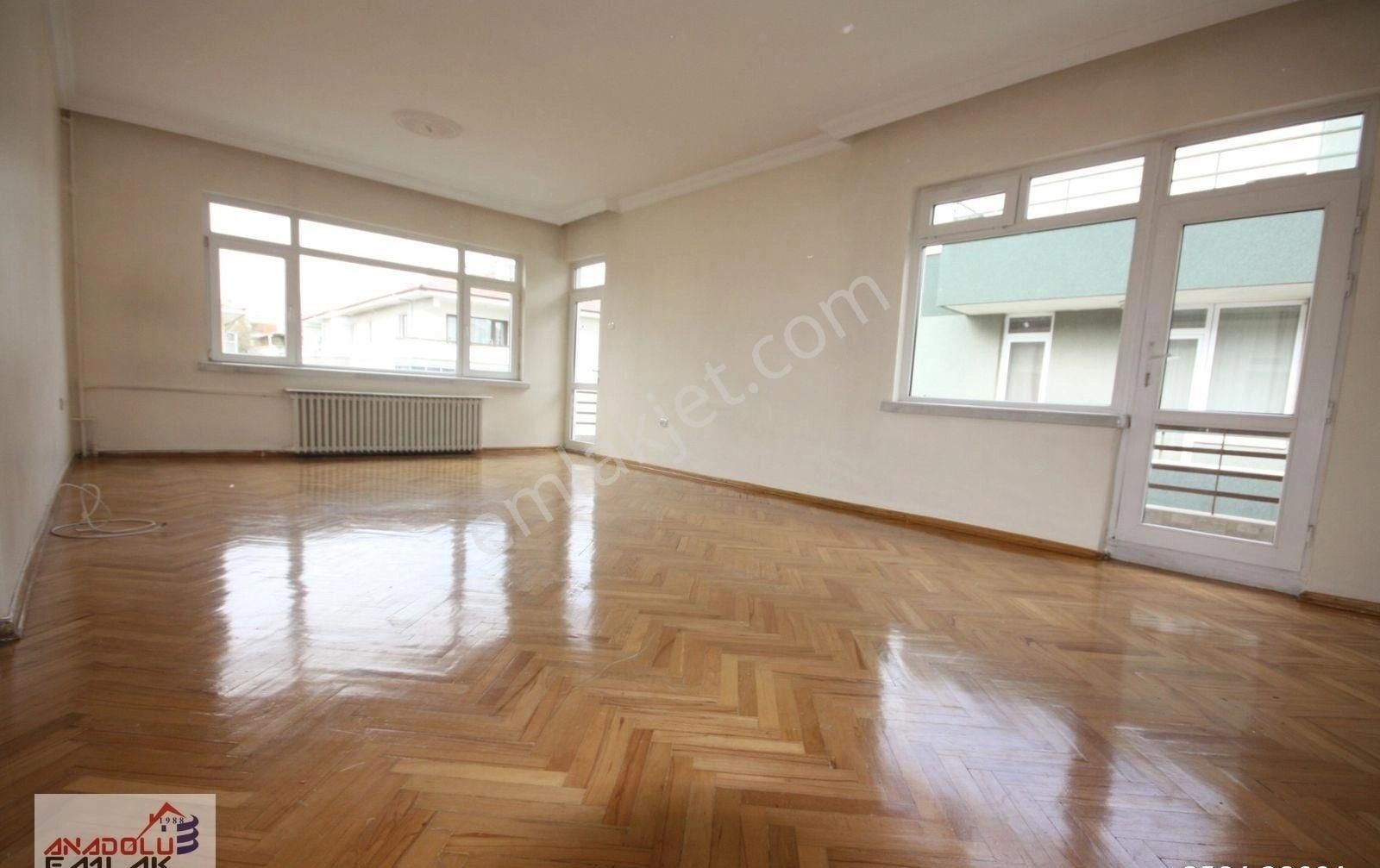 Bahçelievlerde 3+l Katta 120m2 Üç Cepheli Ferah
